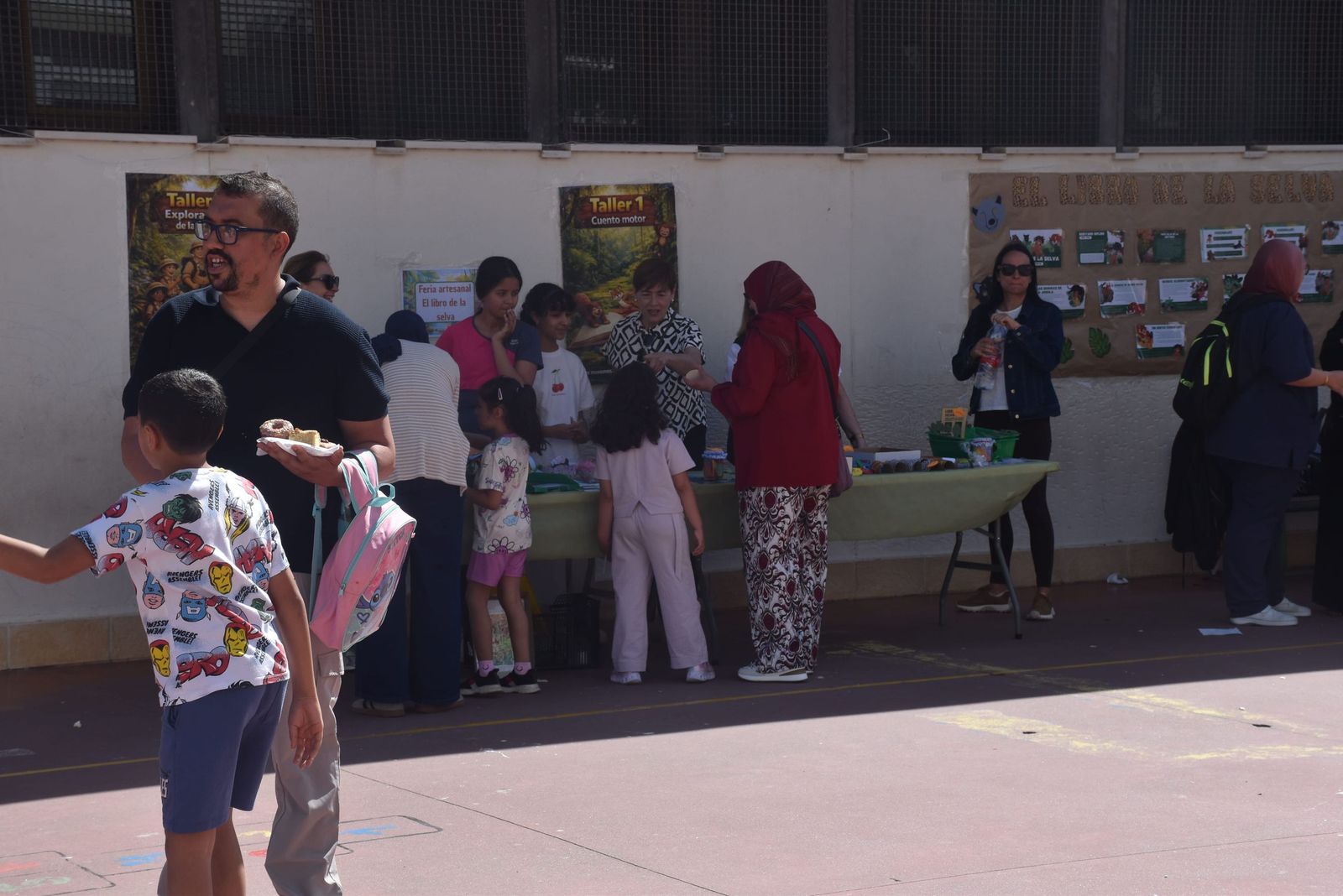 Simpática y colorida selva para poner fin a la Semana Cultural del 'José Acosta'