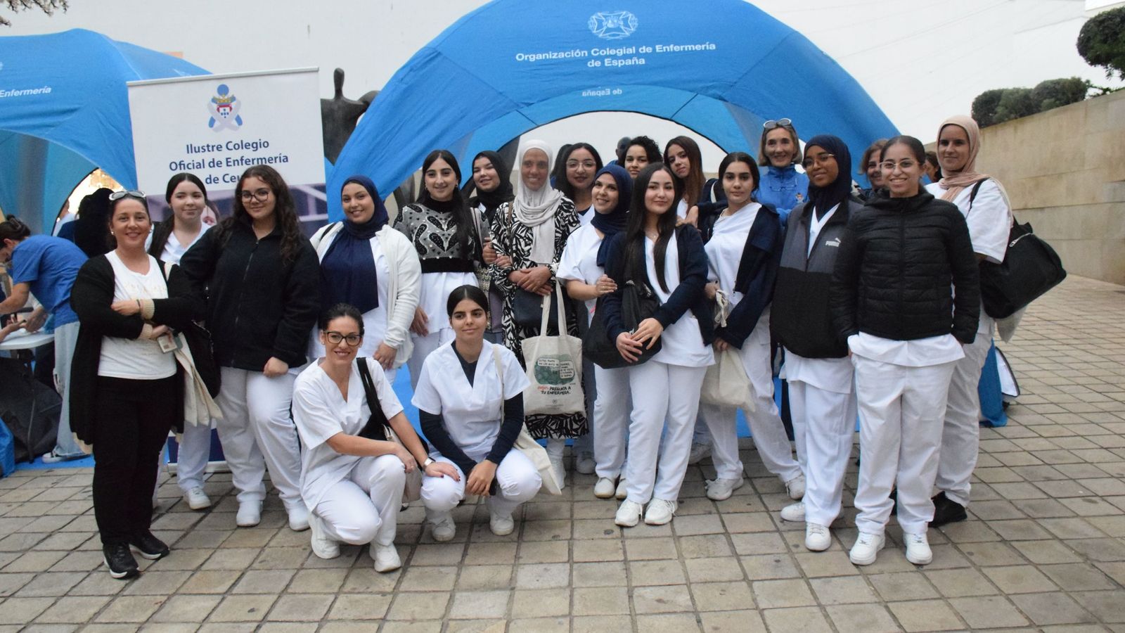 Estudiantes de Formación Profesional del IES Almina en la jornada organizada por el Colegio de Enfermería
