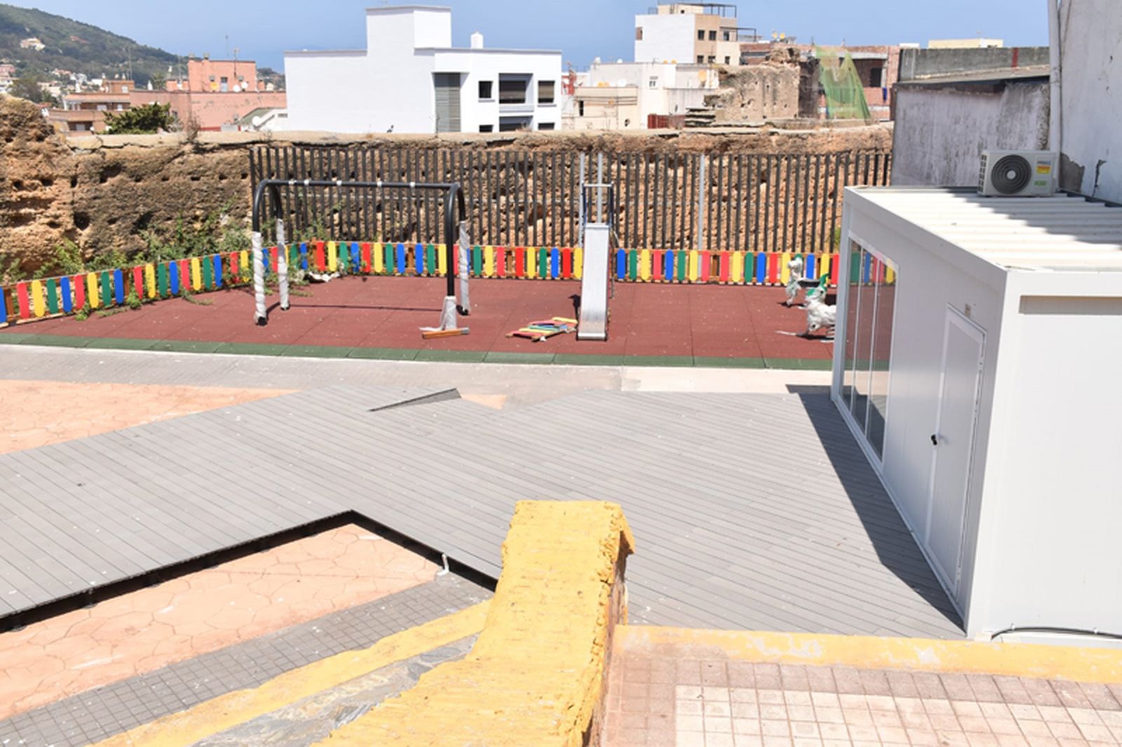 Un parque sin columpios en el Mixto. / FOTO NICOL'S