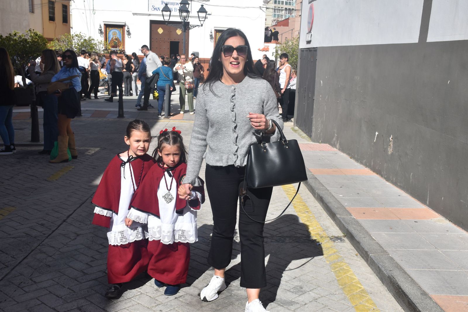 La Amargura: andares de barrio para un Miércoles Santo soleado