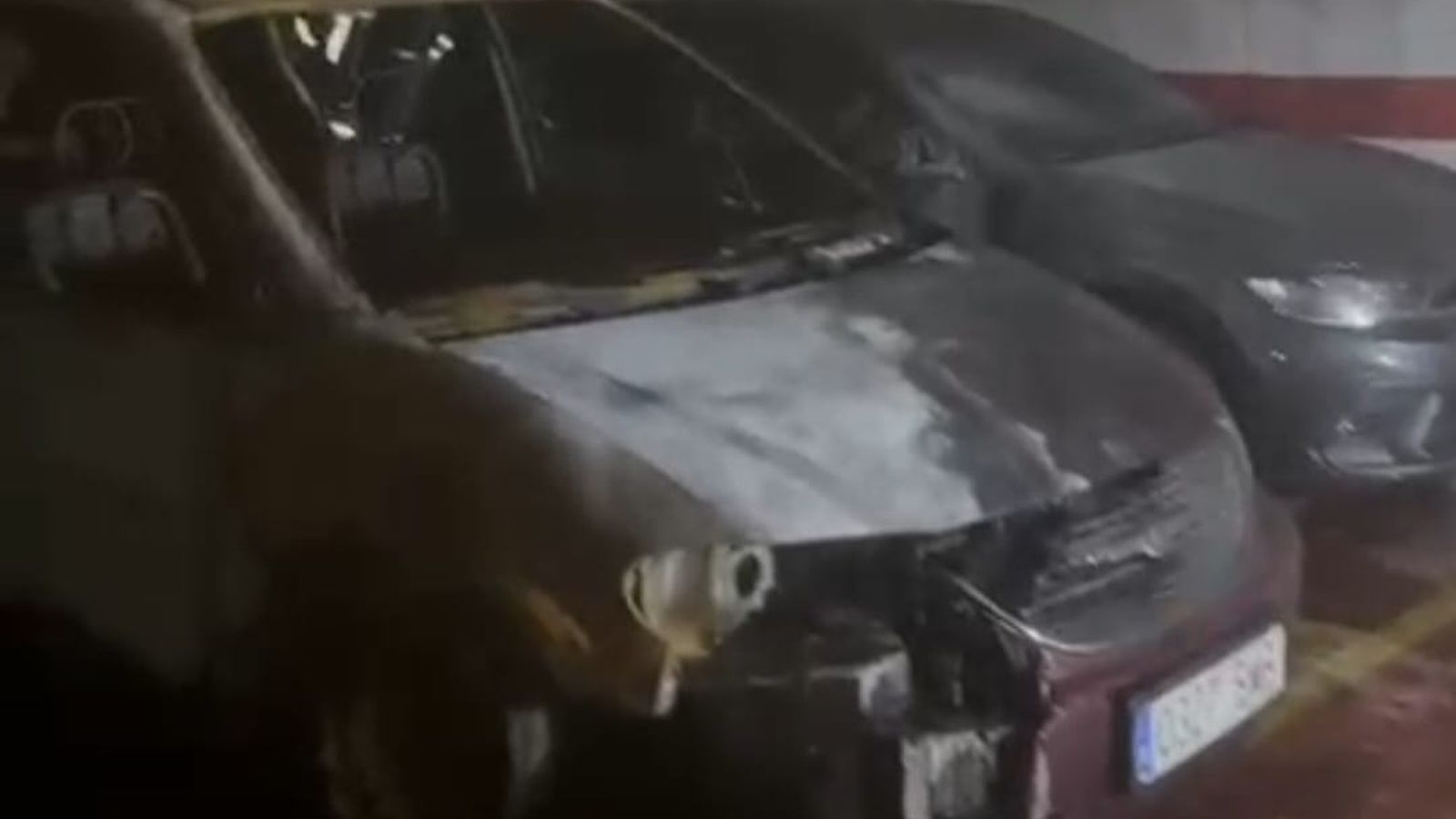 Dos vehículos quedaron totalmente calcinados y otros seis muy dañados