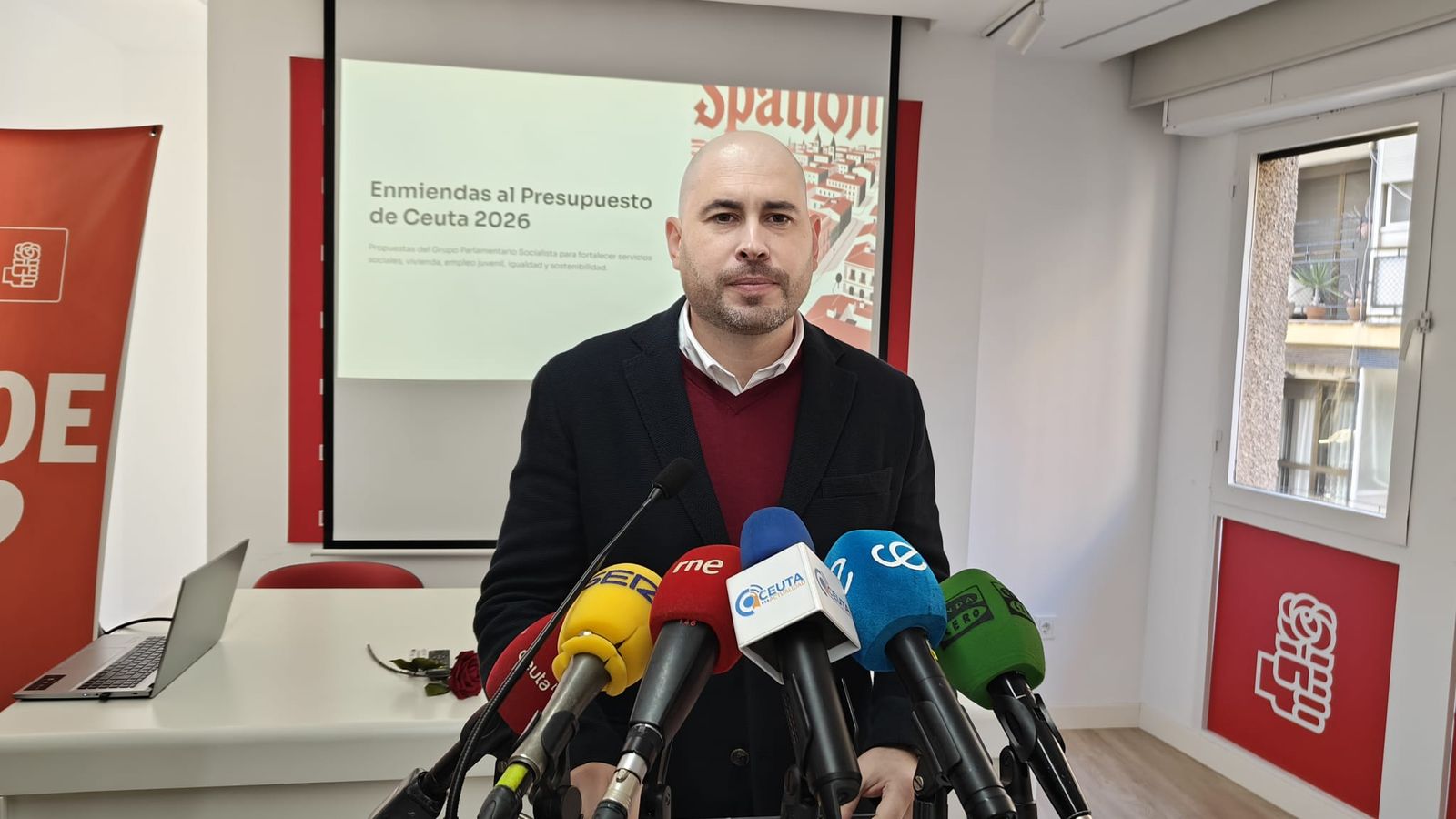 Miguel Ángel Pérez Triano, secretario general del PSOE de Ceuta, durante la presentación de las enmiendas que su  grupo político han presentado a los Presupuestos de la Ciudad para 2026