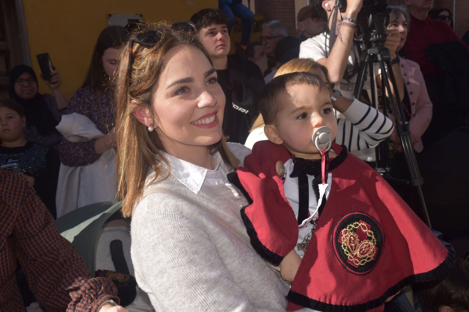 La Amargura: andares de barrio para un Miércoles Santo soleado