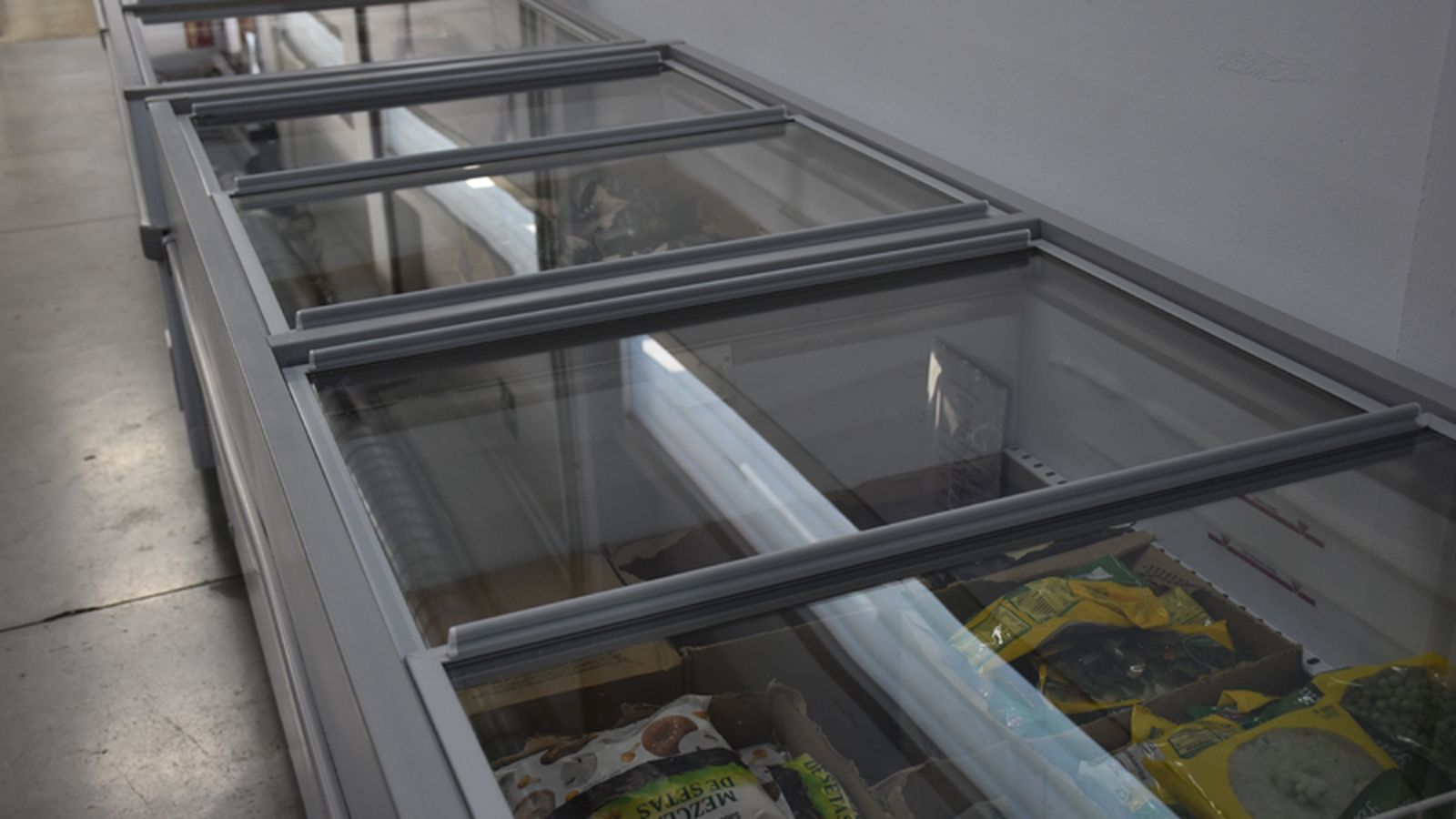 Productos congelados en el supermercado de Cáritas
