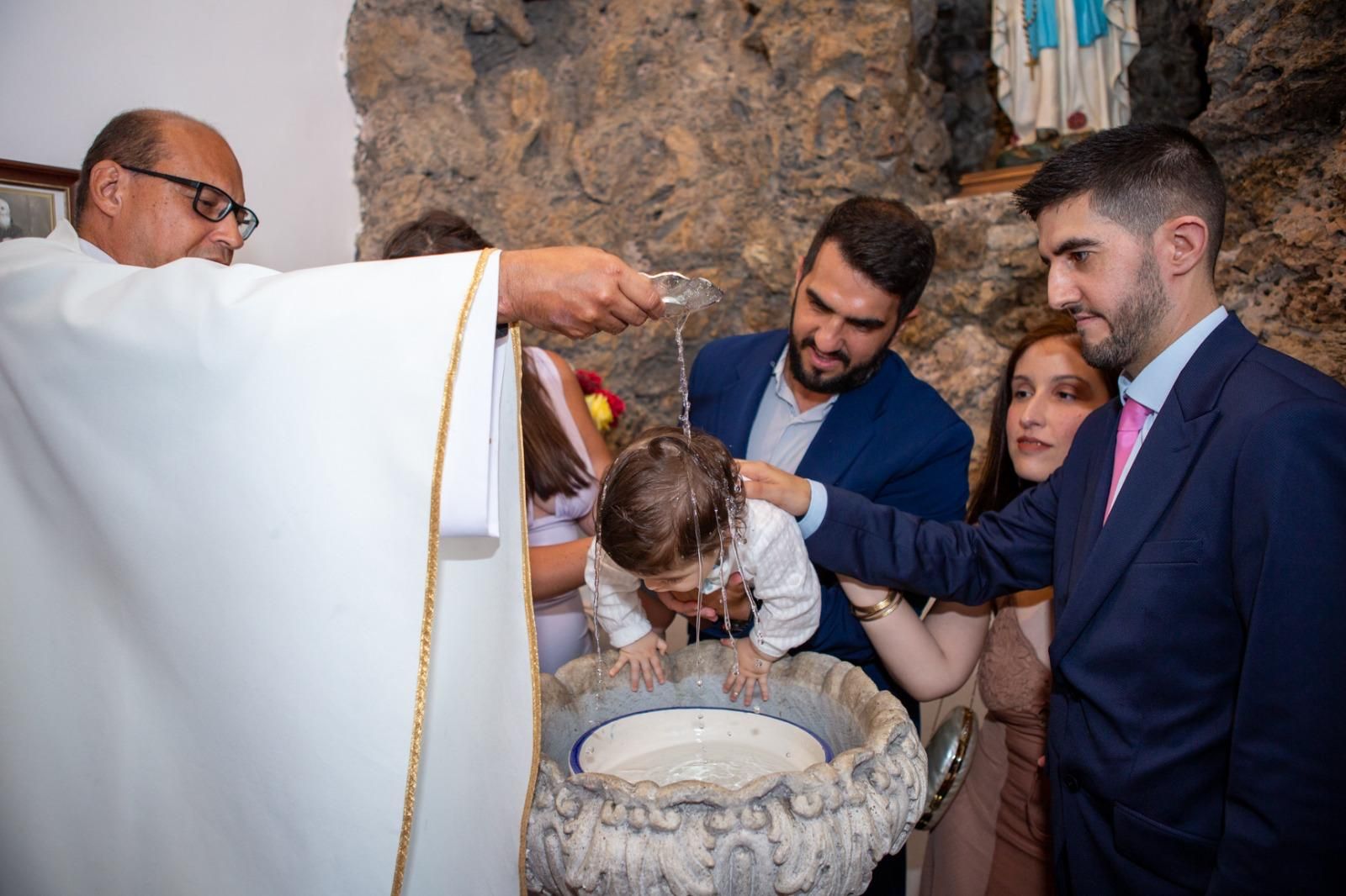 Bautizo de Julen y Gael en la Iglesia de Nuestra  Señora del  Valle