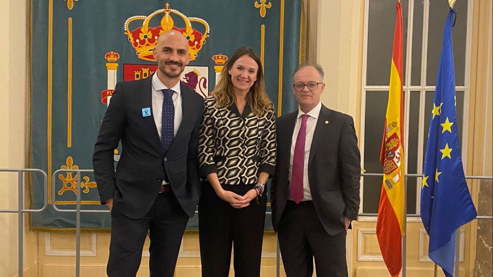 Pérez Rivera, primero por la derecha, junto a su homólo melillense y la directora general de Planificación y Gestión Educativa, Susana Tejadillos