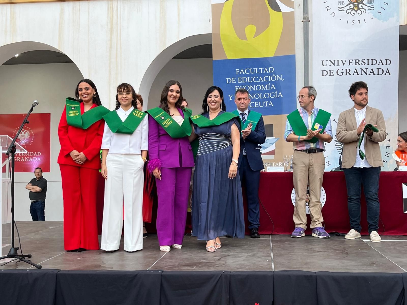La Facultad de Educación, Economía y Tecnología celebra la graduación de su promoción 2022-2026