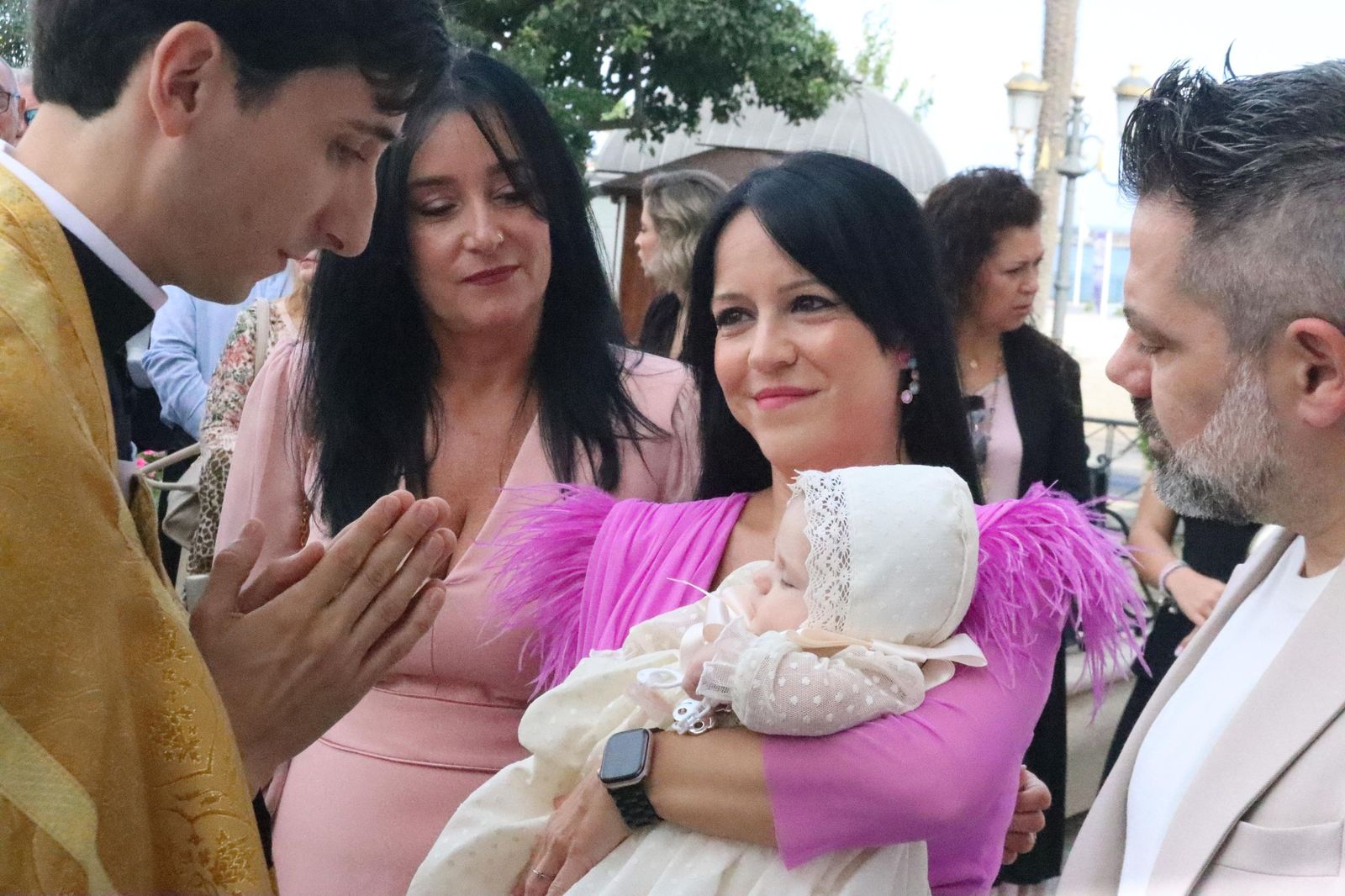 FOTOGALERÍA | Judith e Izan reciben el Sacramento del Bautismo en Nuestra Señora de África