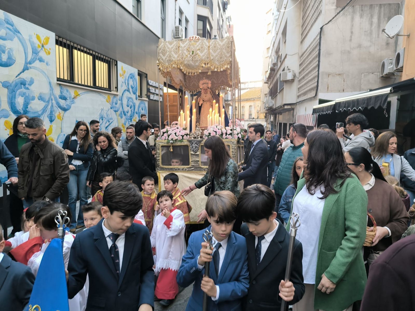 El paso de los niños, como antesala de la Semana Santa