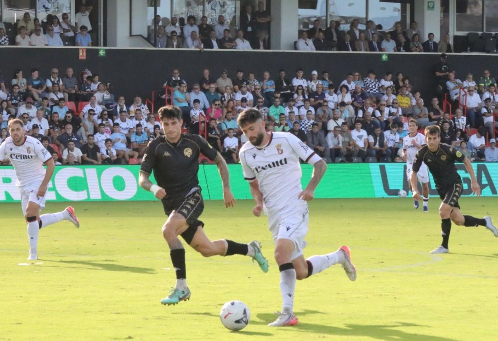 (1-2) Una AD Ceuta, espesa, pierde ante un buen Sabadell