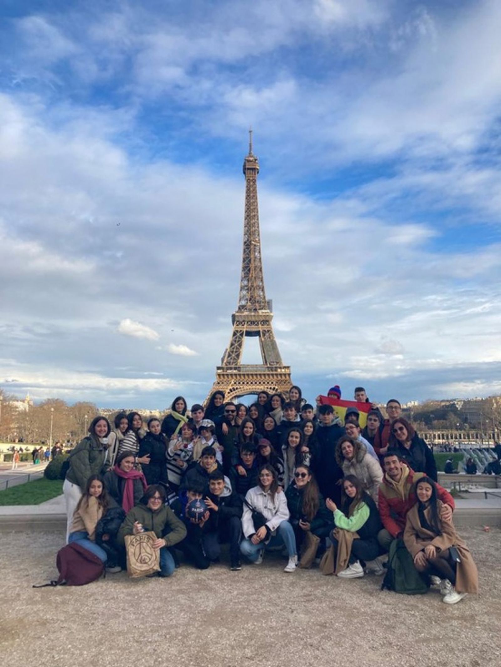 Alumnos en París el año pasado./ FOTO CEDIDA