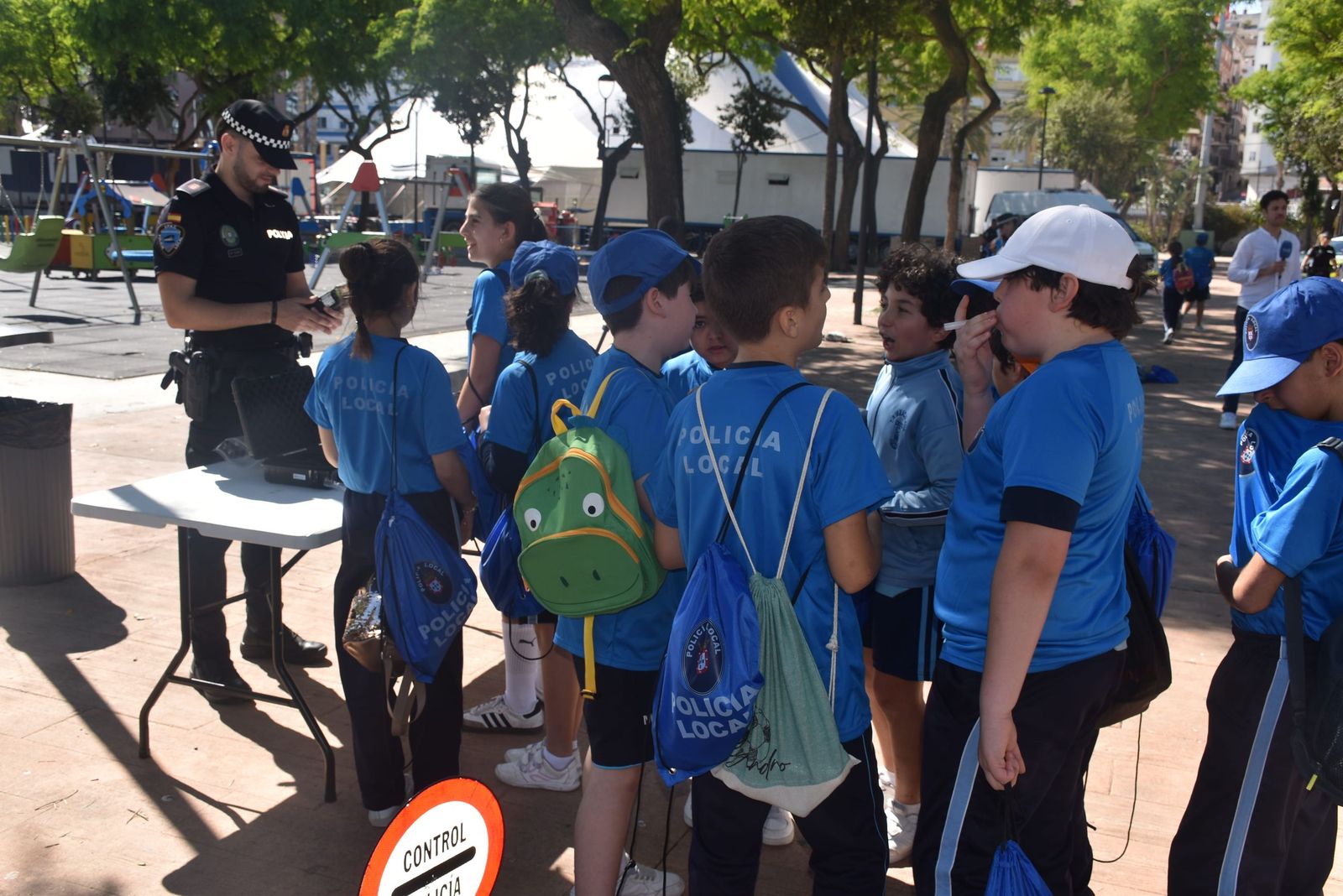 La Policía Local deslumbra a los pequeños de varios centros escolares