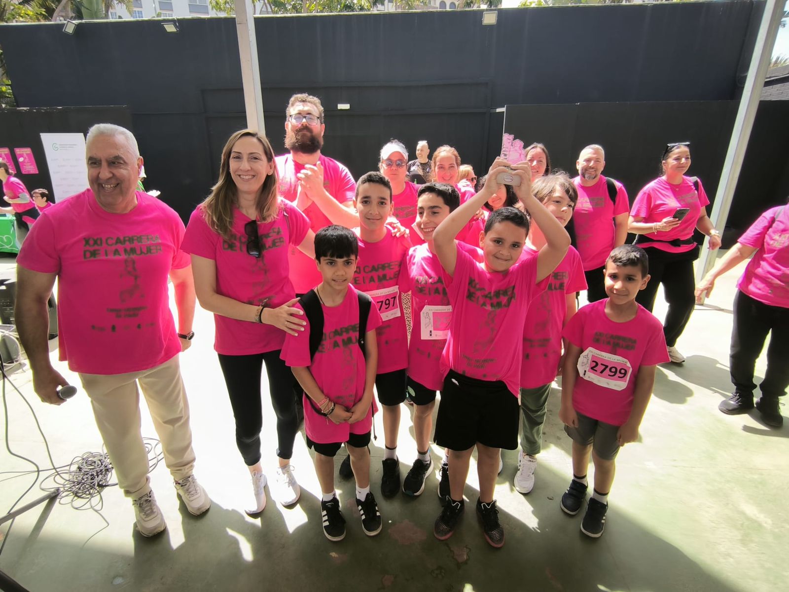 Ceuta se viste de rosa para abrazarse a la vida