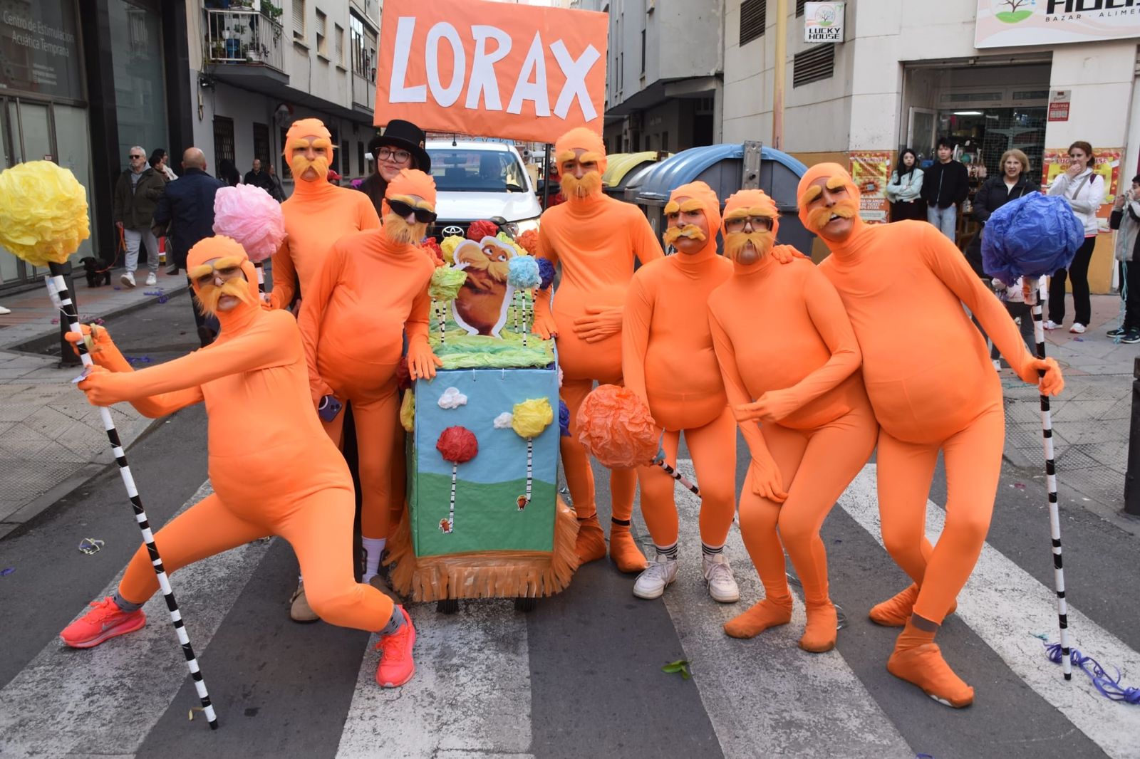 El Carnaval llena de color y ruido las calles del centro