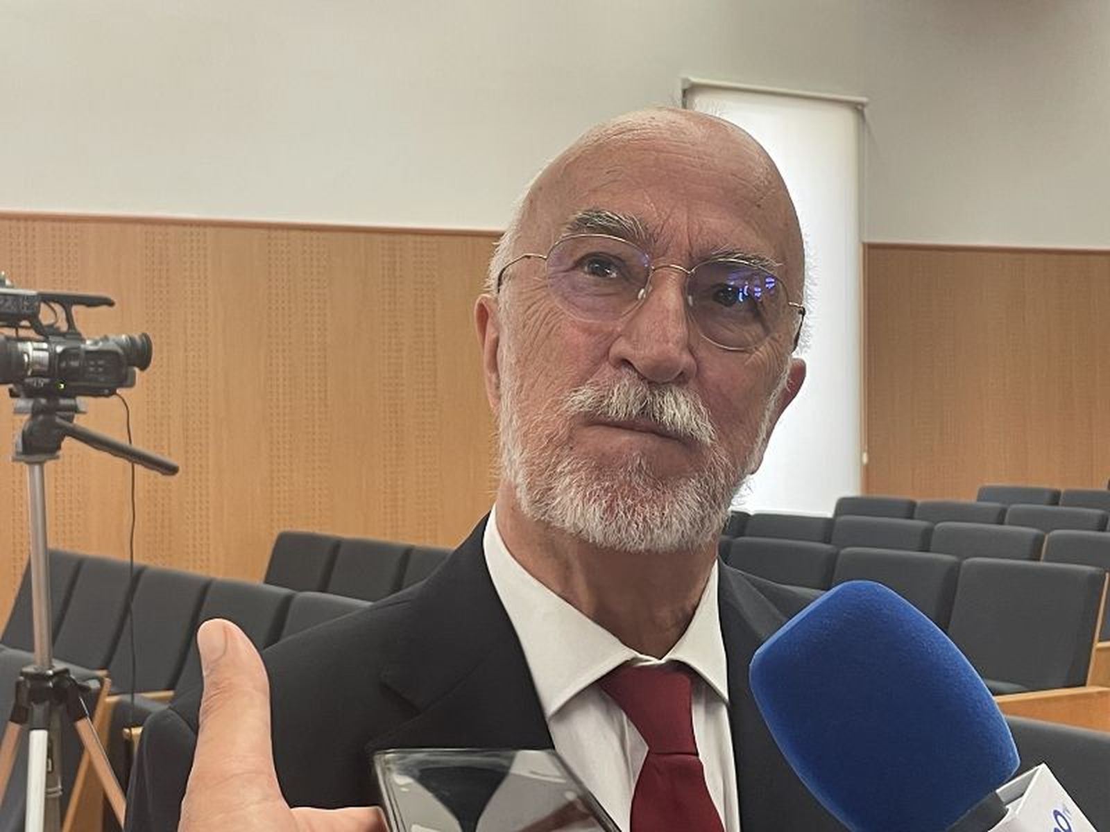 Antonio Ángel Ruiz, profesor emérito de la Universidad de Granada./ FOTO REDUAN