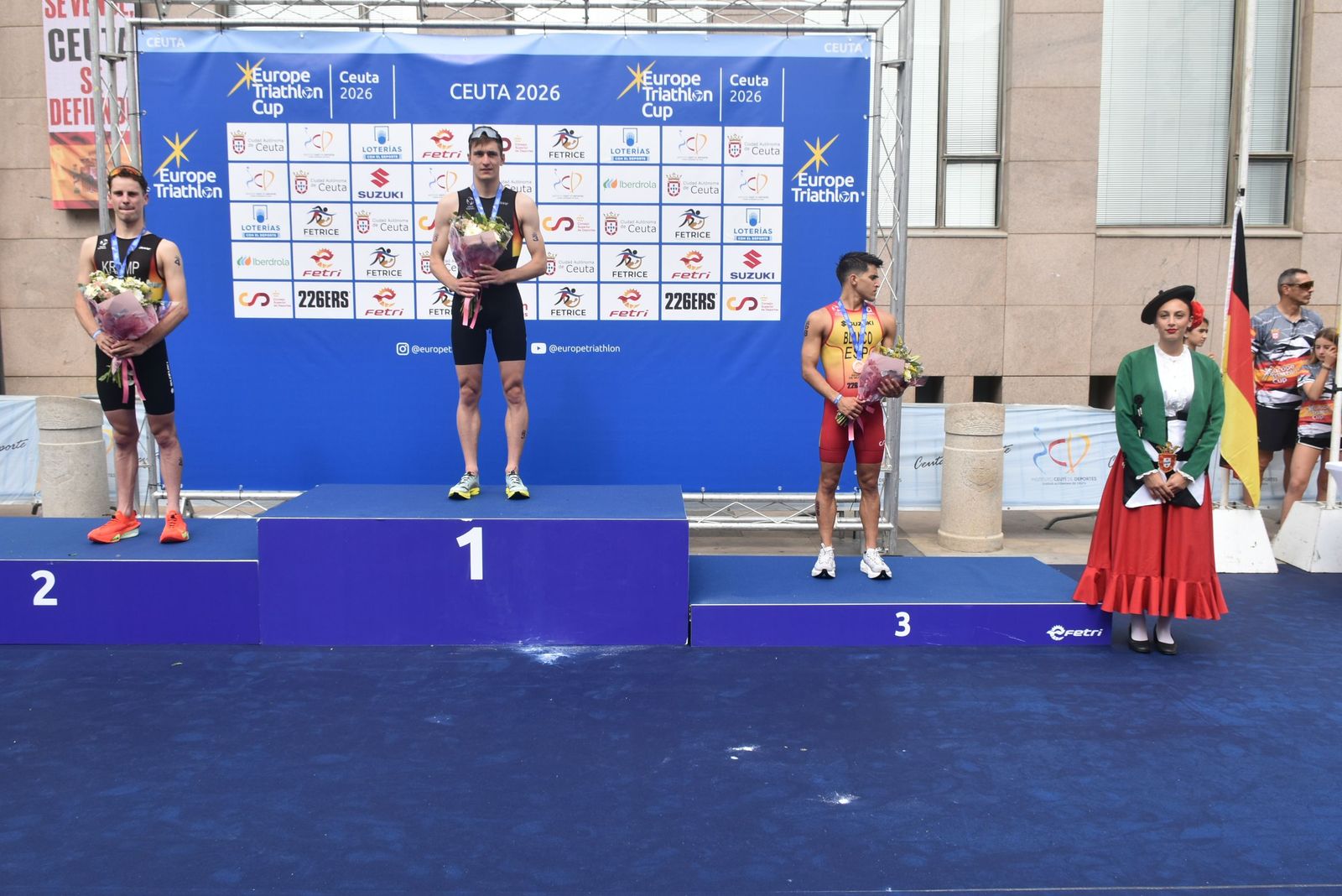 Entrega de trofeos de la Copa de Europa de Triatlón
