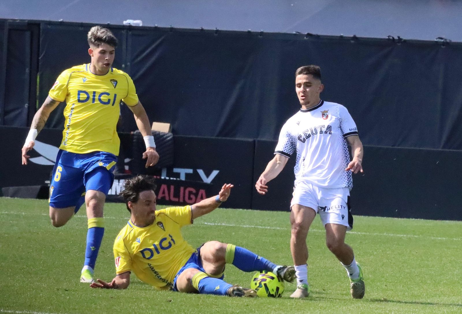 AD Ceuta visita el campo del Burgos CF