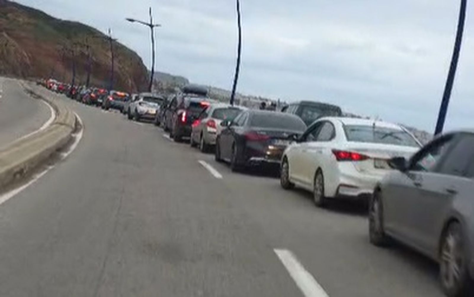 Retenciones de coches para cruzar a Ceuta durante estos días