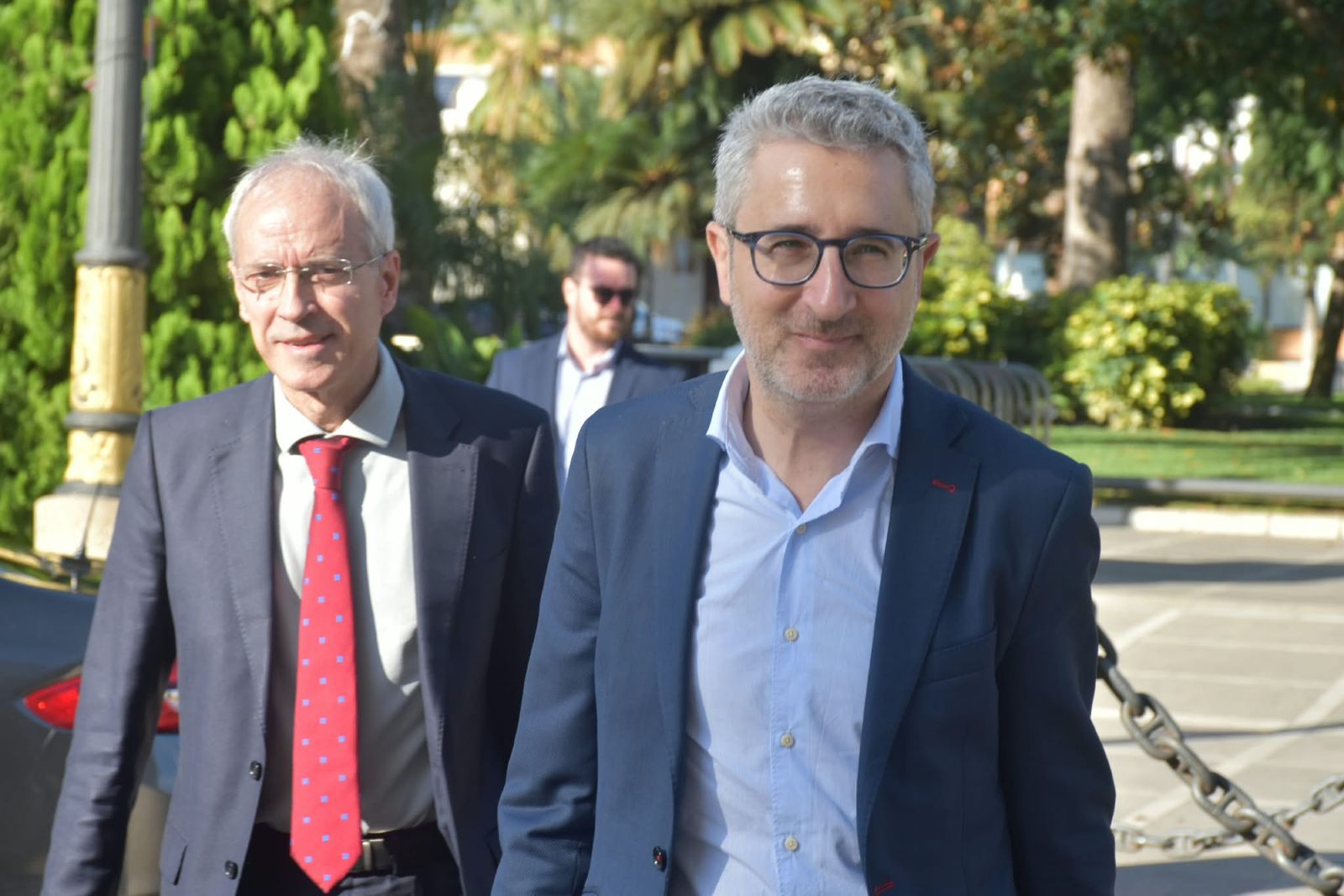 El ministro de Hacienda, Arcadi España, recuerda que las comunidades autónomas tienen las competencias en vivienda y asegura que el Estado ha puesto 7.000 millones a su disposición