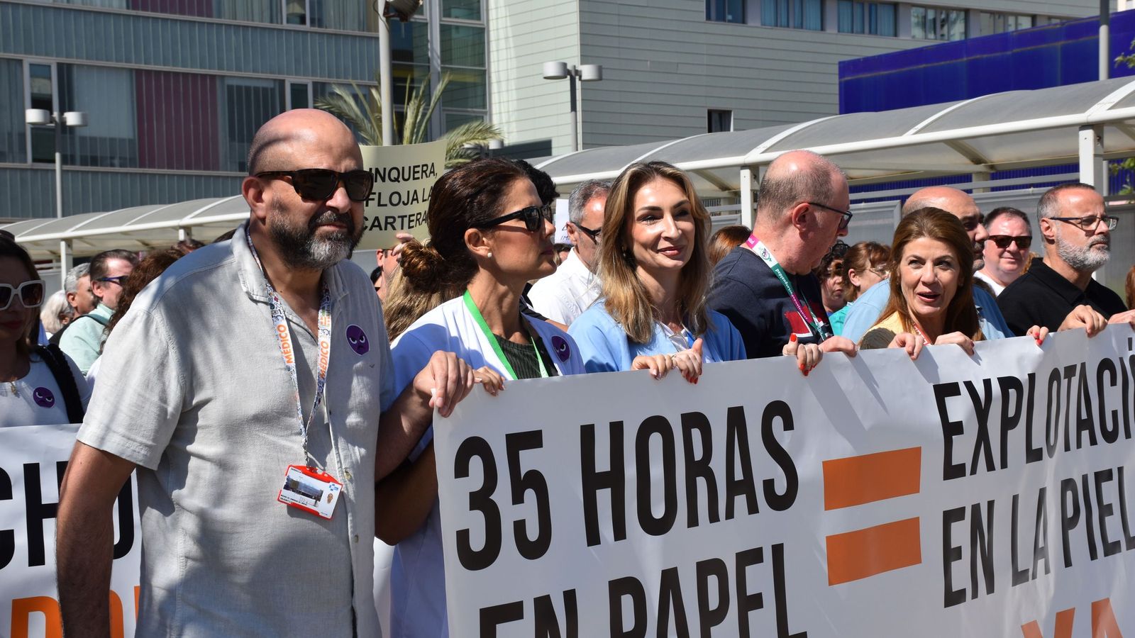 Manifestación convocada por la Junta de Personal del INGESA en el HUCE contra el modelo de jornada de 35 horas