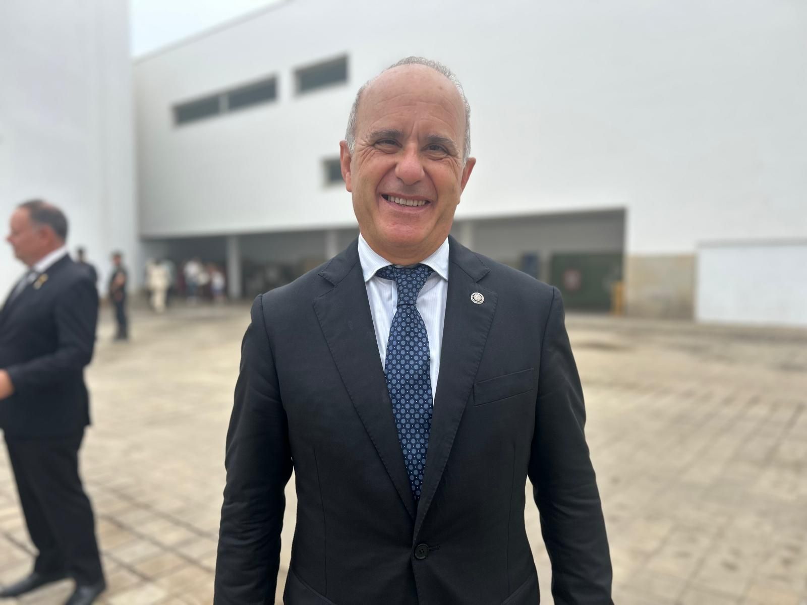 El rector de la UNED, Ricardo Mairal, tras ser entrevistado por El Pueblo antes de acudir a los actos por el Día de Ceuta