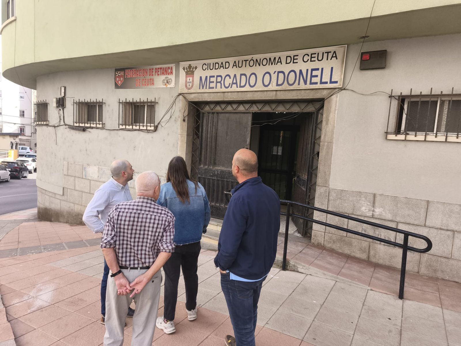 Visita de los responsables del PSOE en Ceuta a la barriada de O'Donell