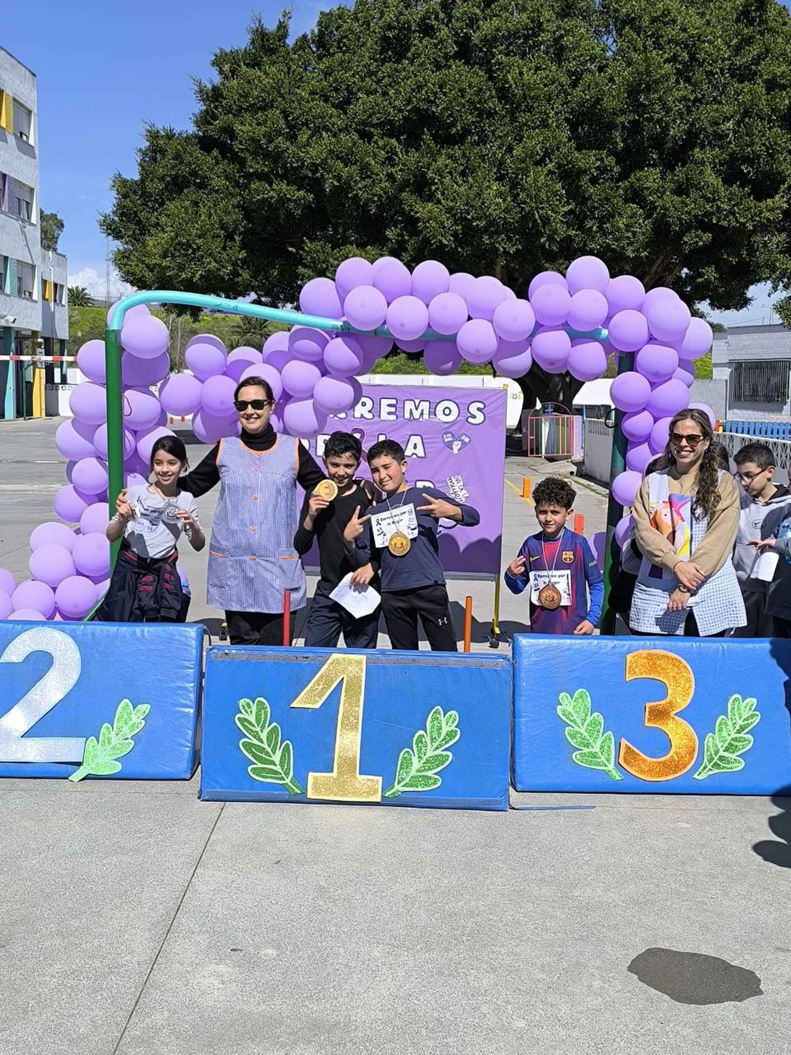 El 'Rey Juan Carlos I' corre por la igualdad