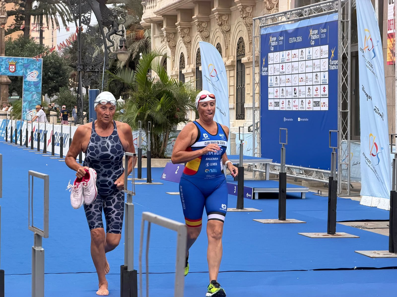 Los aficionados al triatlón en Ceuta se reúnen para participar en el Acuatlón Popular 'Juan Mur' y en la Phoenix Kids Triathlon