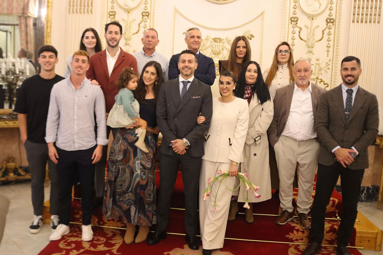 FOTOGALERÍA | Rubén y Gloria dicen 'sí quiero' en el Salón del Trono