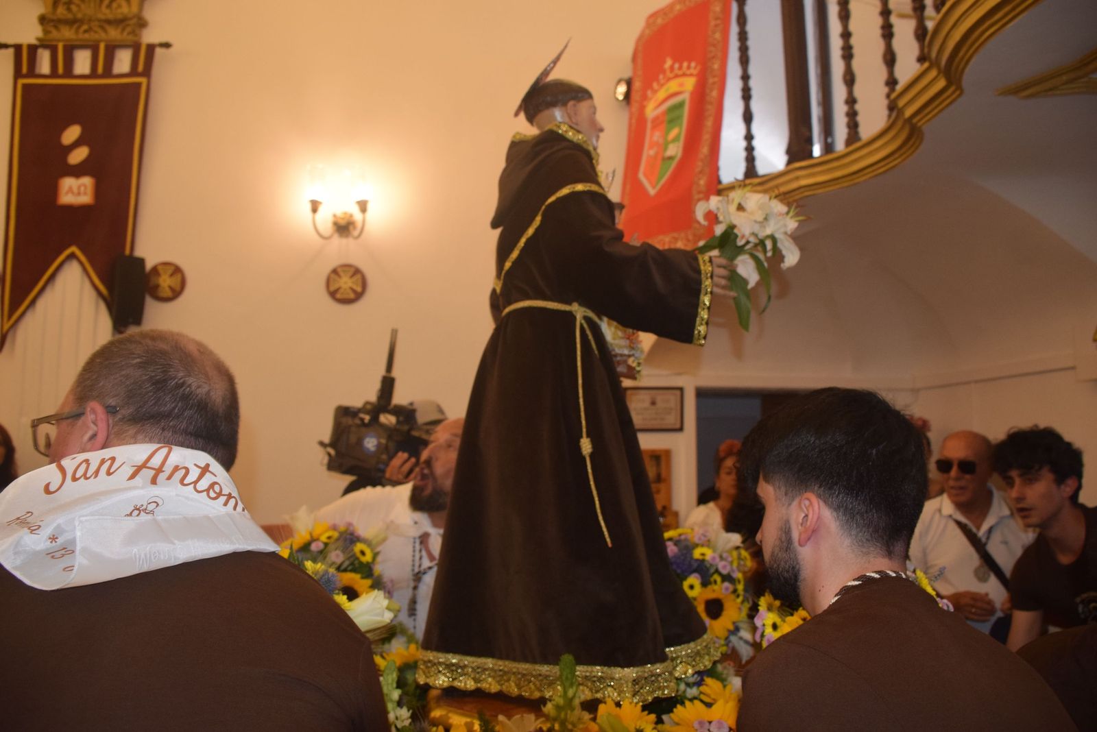 Tradición, fe y calor: Ceuta se vuelca con San Antonio