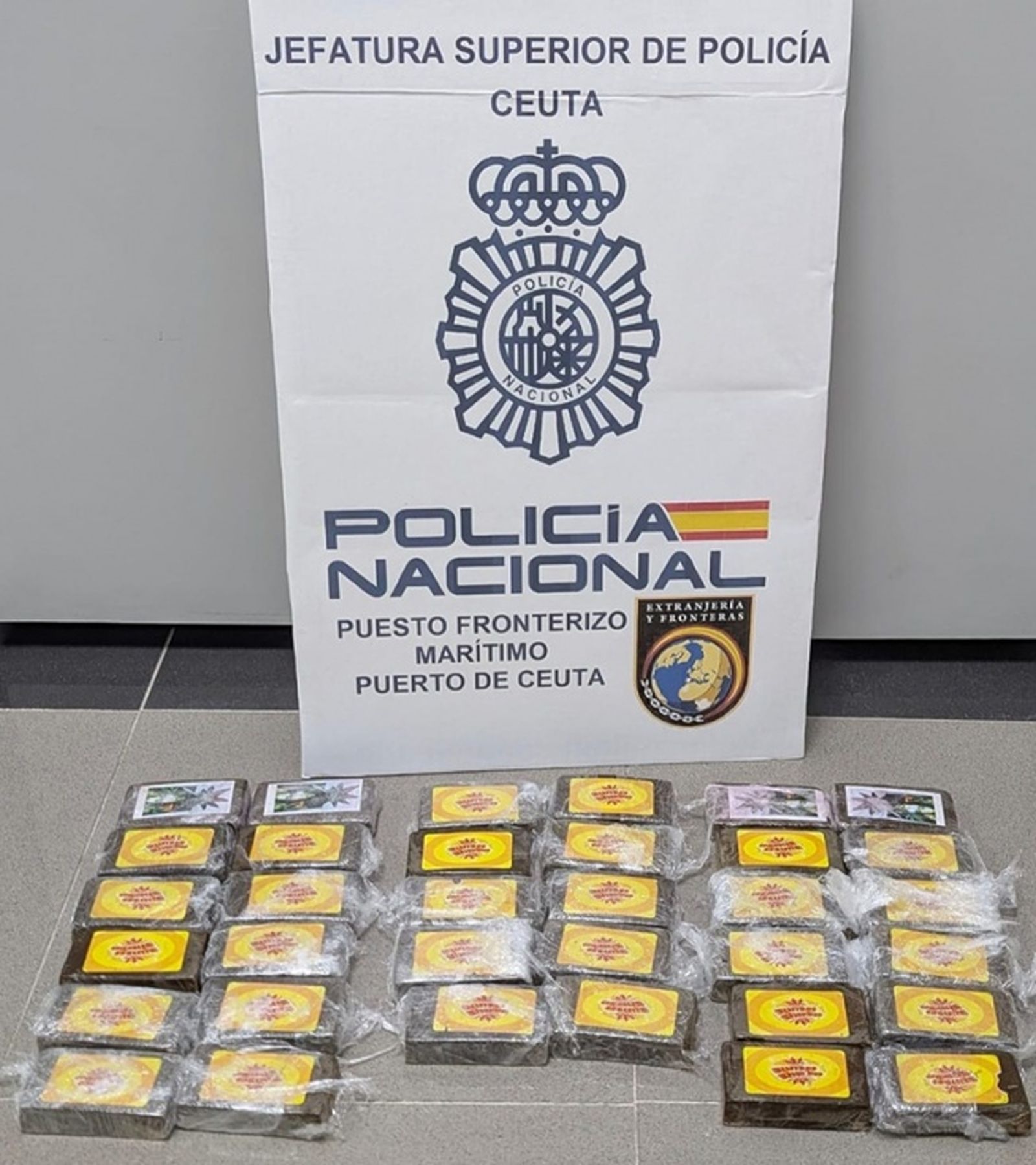 La droga incautada durante la intervención/POLICÍA NACIONAL
