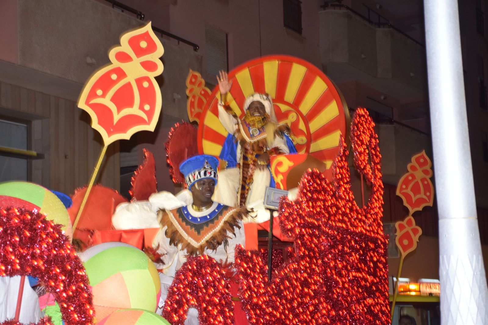 Los ceutíes se emocionan con la llegada de los Reyes Magos