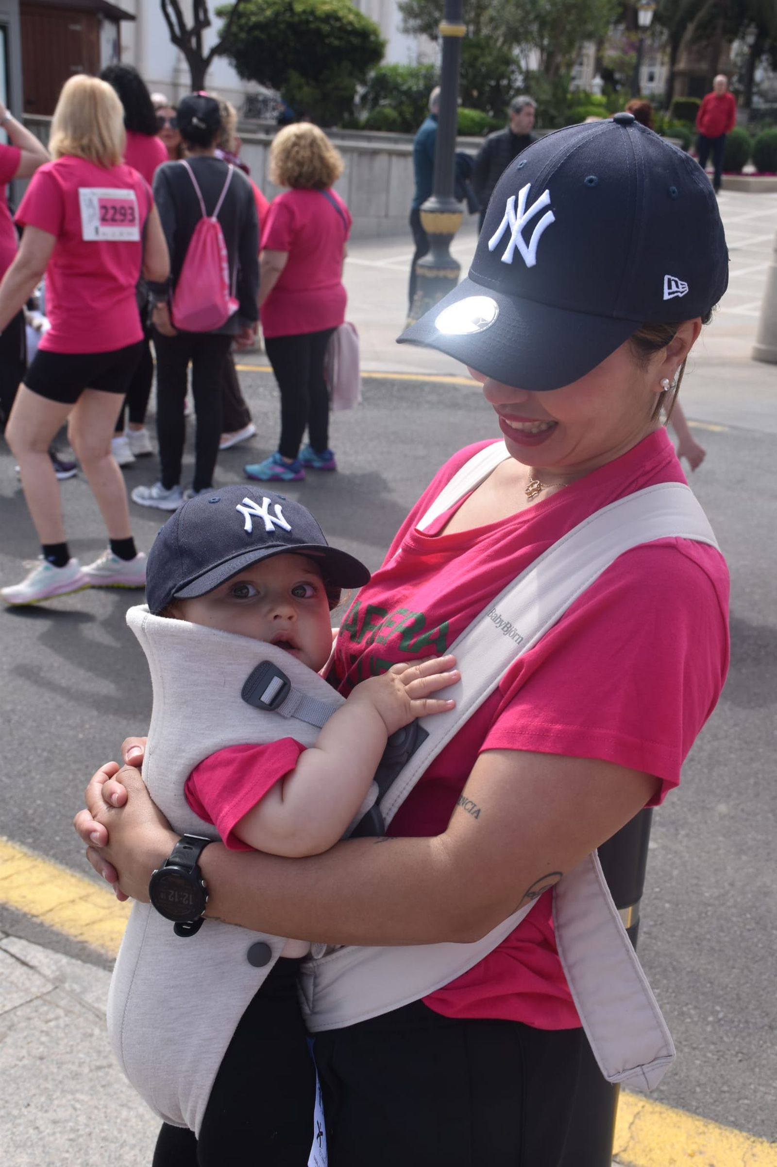 Ceuta se viste de rosa para abrazarse a la vida