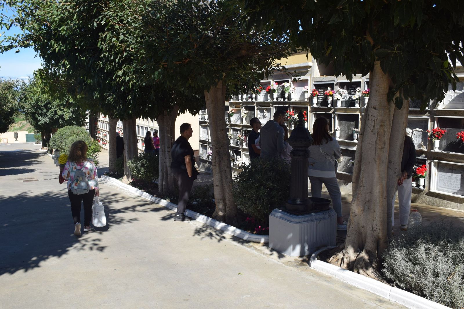 Un recuerdo institucional en el Día de Difuntos para quienes faltan