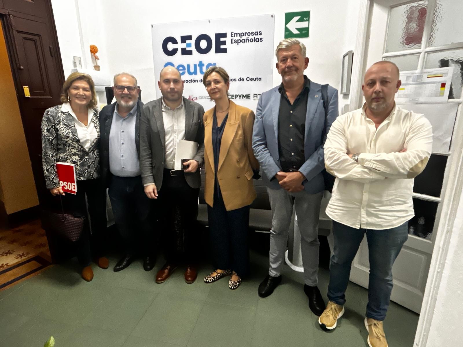 Imagen de la reunión entre el PSOE y la CECE