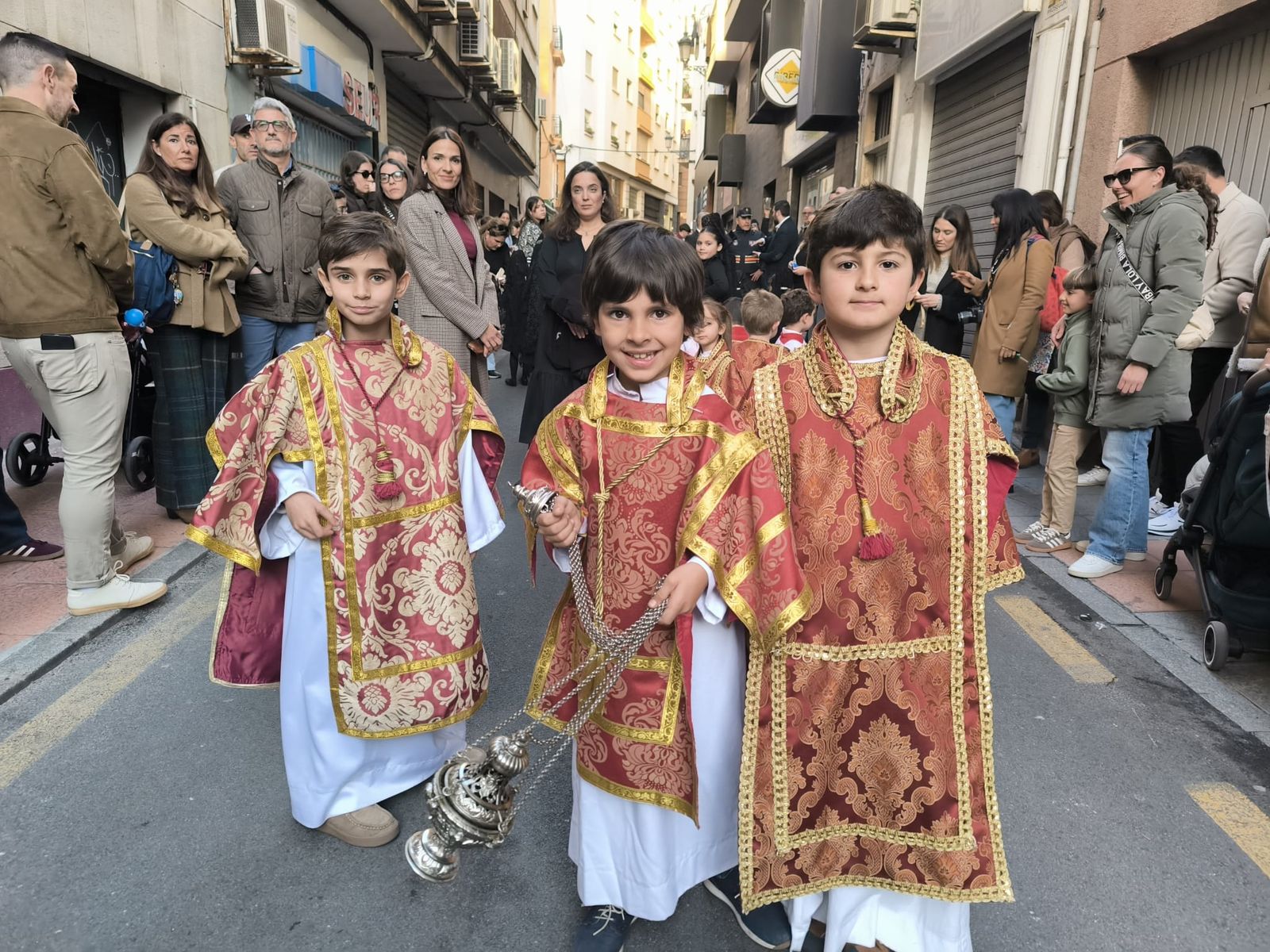 El paso de los niños, como antesala de la Semana Santa