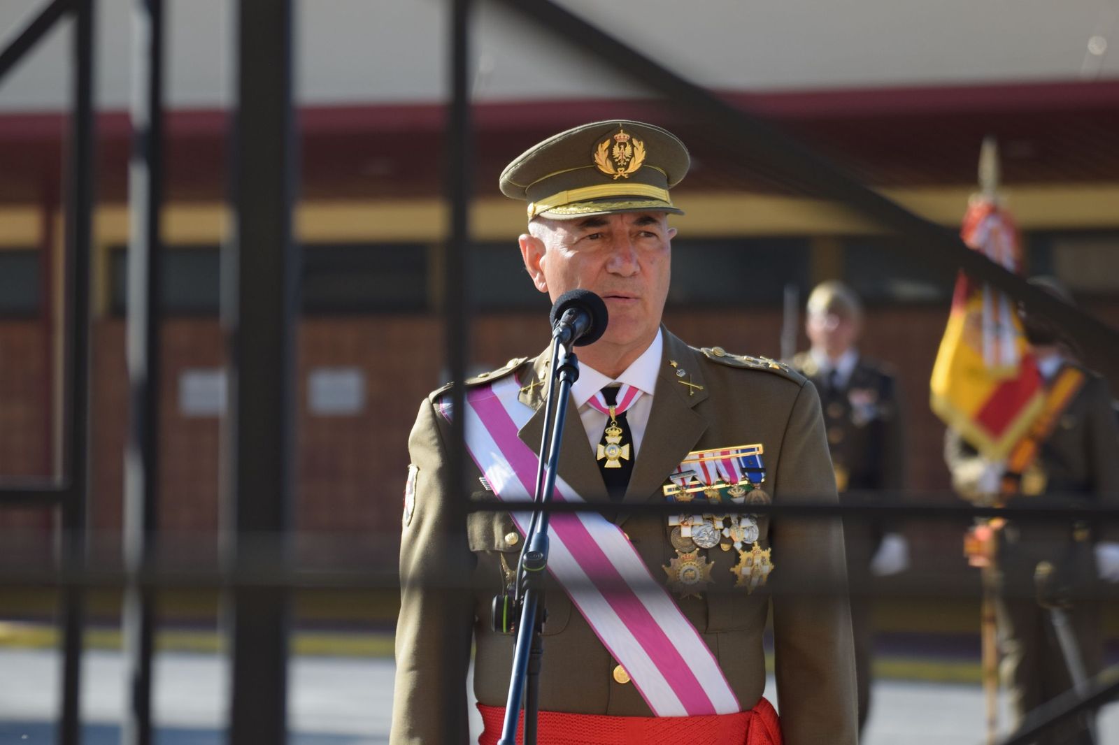 El Regimiento de Ingenieros 7 honra a San Fernando en una solemne parada militar en El Jaral