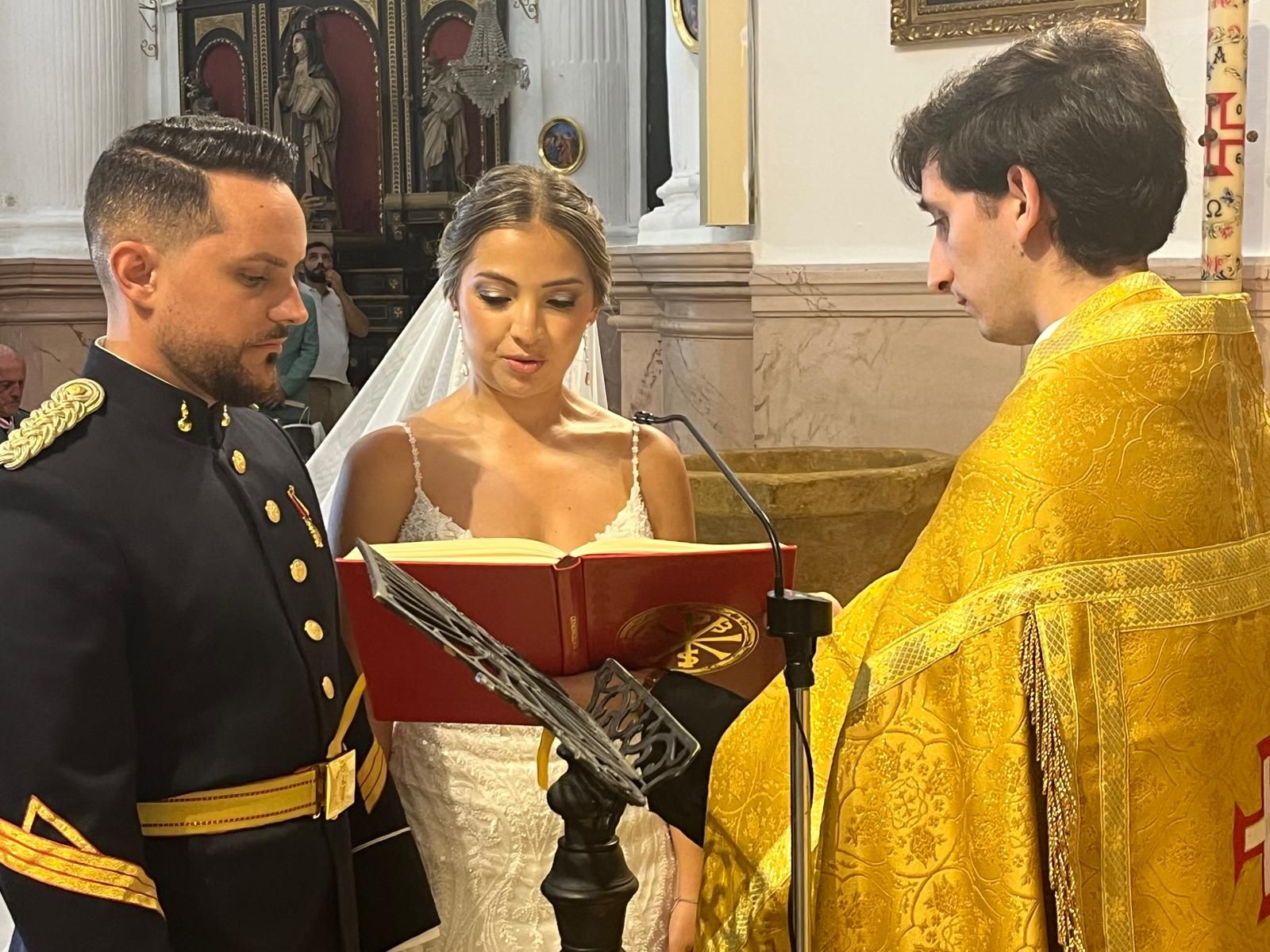 Clara e Iván sellan su amor en el Santuario
