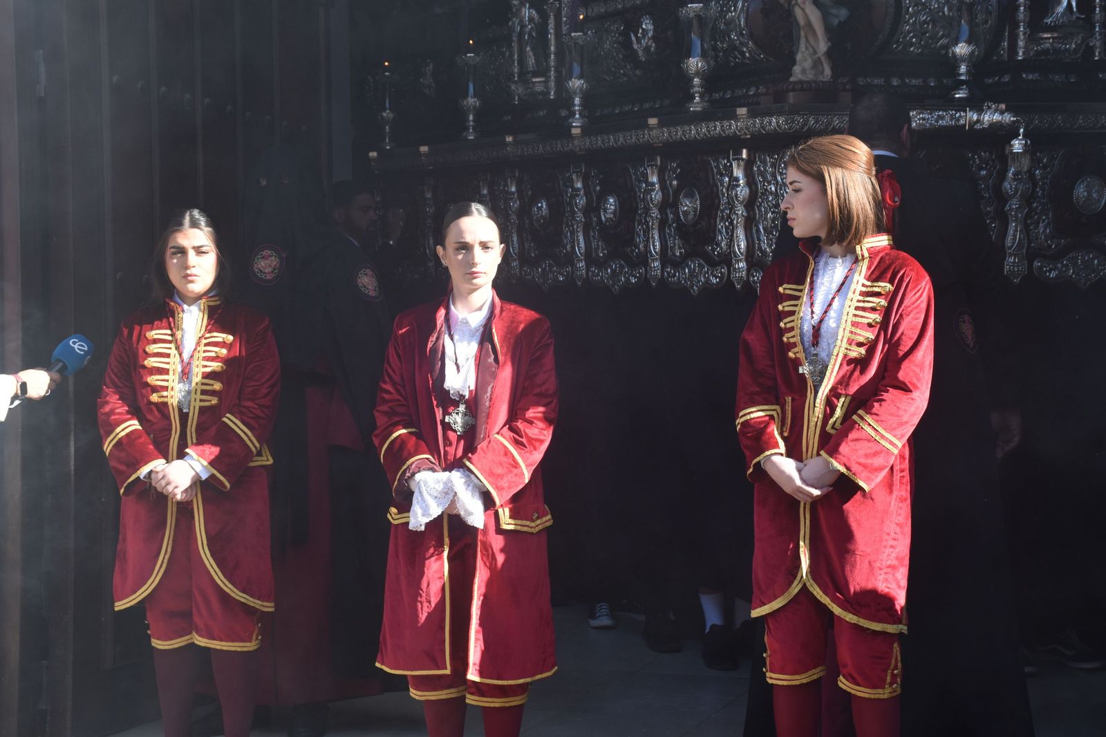 La Amargura: andares de barrio para un Miércoles Santo soleado