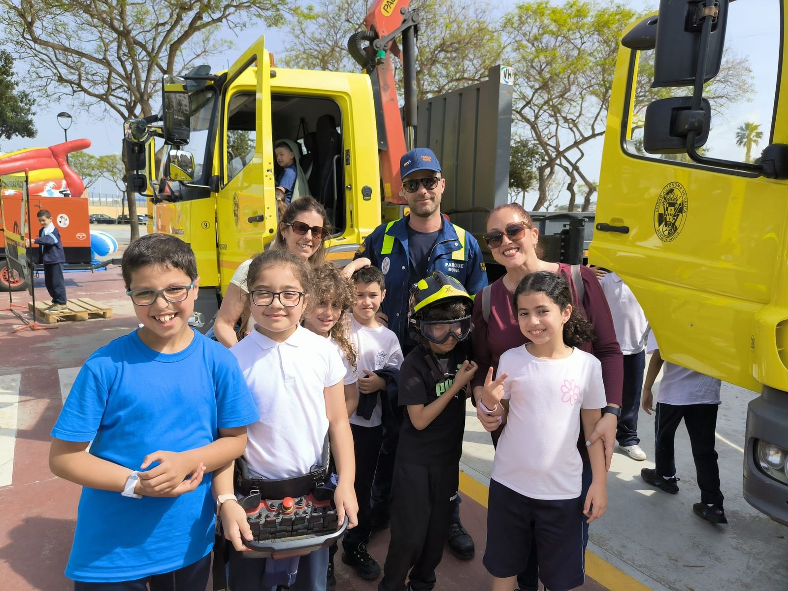 El Parque Móvil de Ceuta celebra su 50 aniversario con una exposición para escolares