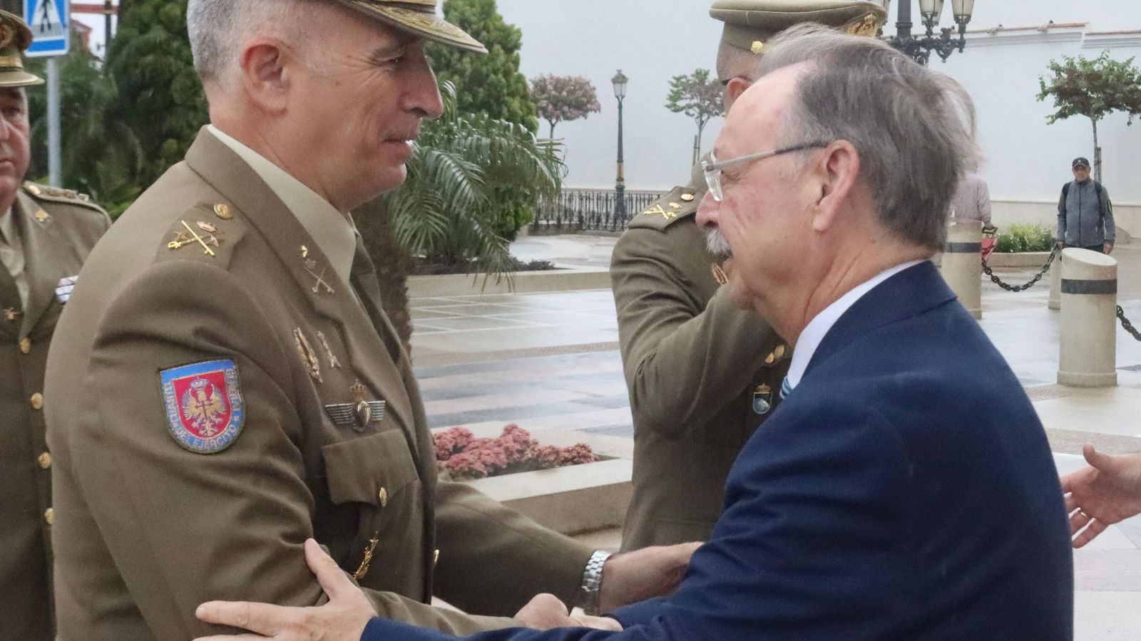 El presidente, Juan Vivas, recibe a Marcos Llago en la Puerta Noble del Palacio Autonómico