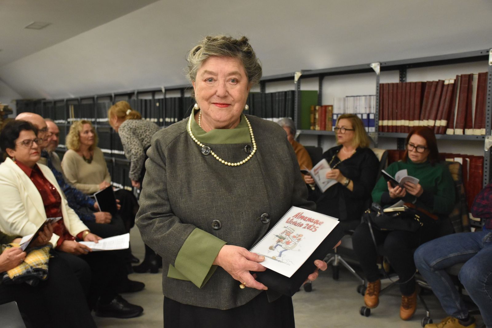 La miembro del club de lectura de la Biblioteca Pública, Myriam Zarzuelo, caracterizada de Agatha Christie