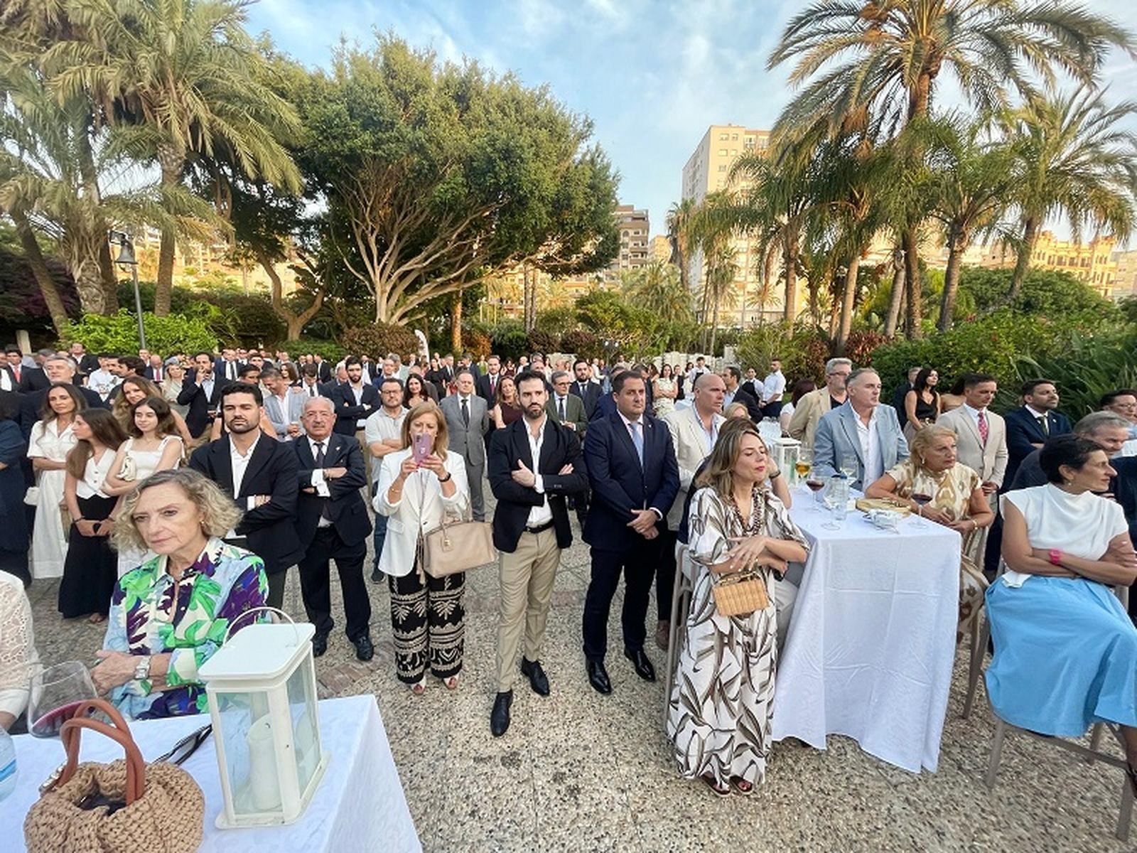 Así fue la imposición de la Medalla de Oro de la Cámara de Comercio a Juan Bravo. / FOTO REDUAN Así fue la imposición de la Medalla de Oro de la Cámara de Comercio a Juan Bravo. / FOTO REDUAN