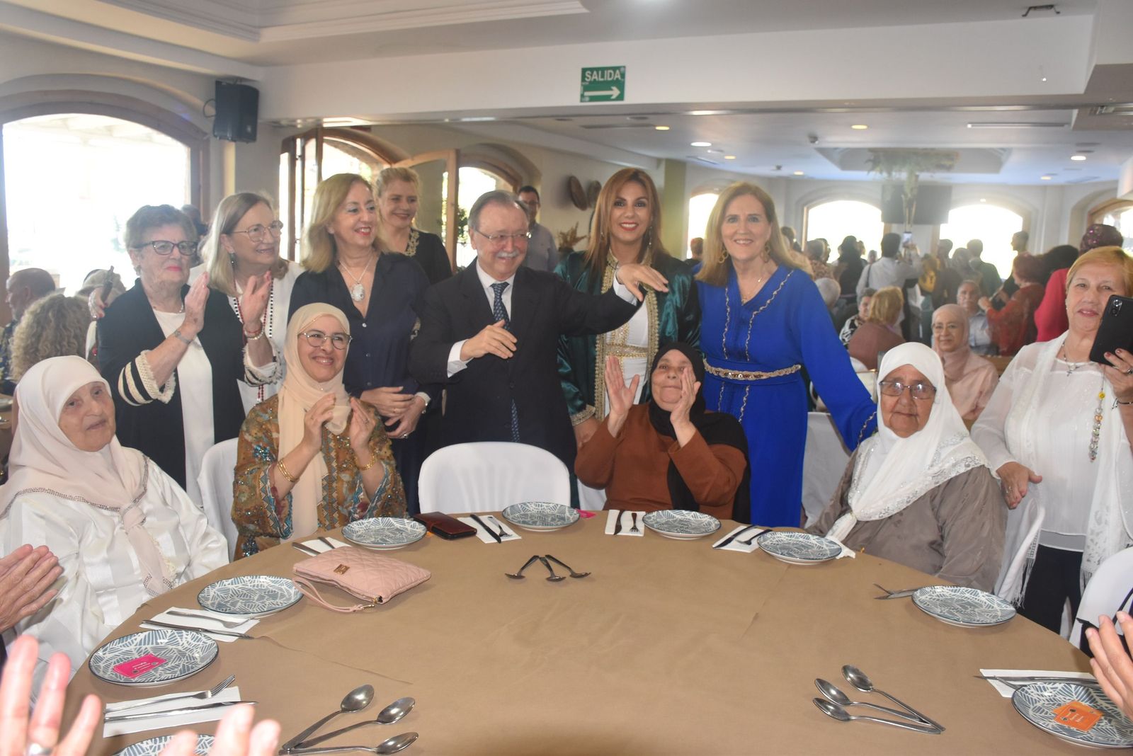 La tradicional Fiesta del Sacrificio reúne a 200 mayores entre música, baile y tradición