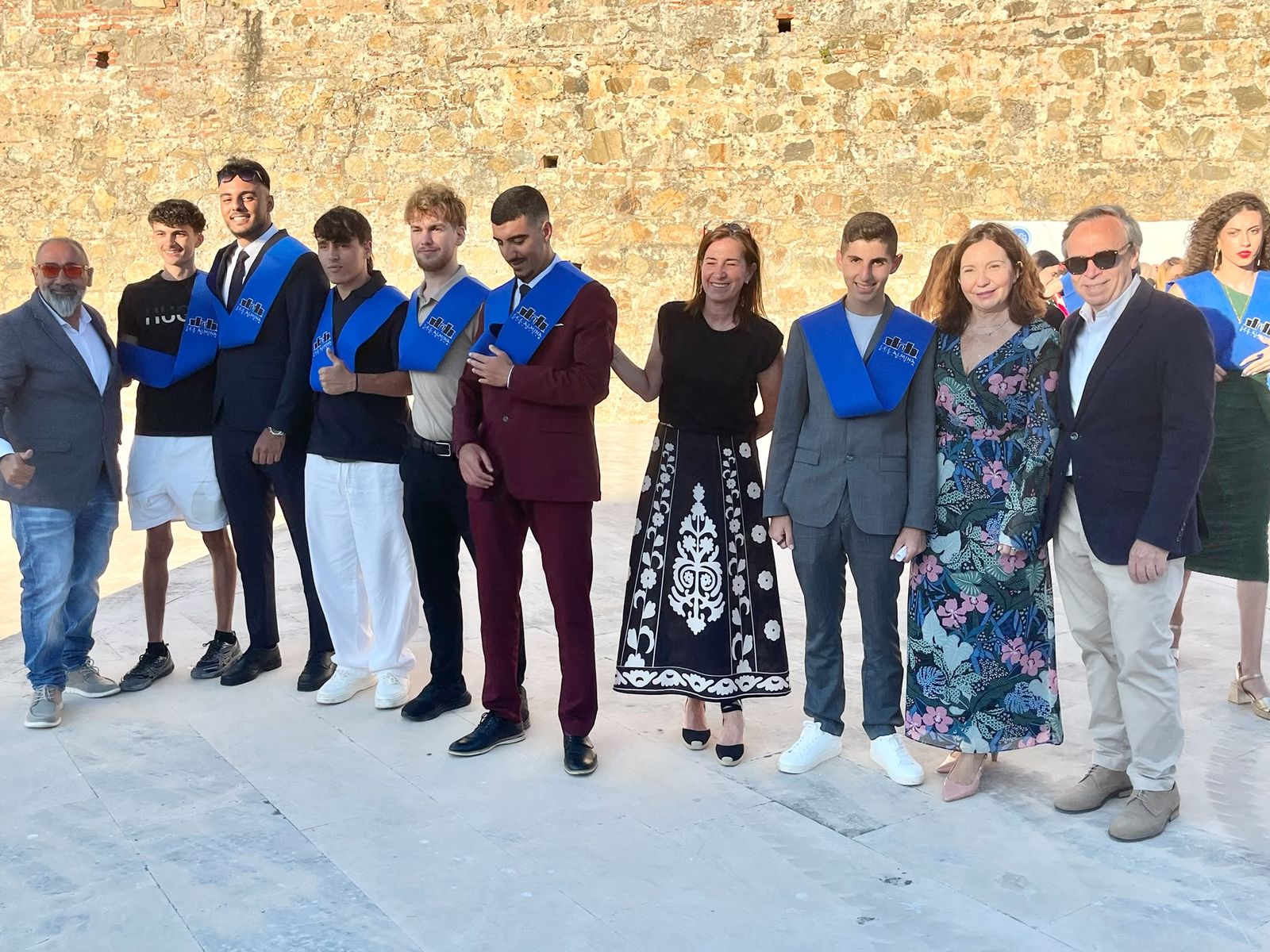 El Almina celebra un multitudinario acto de graduación de 300 alumnos