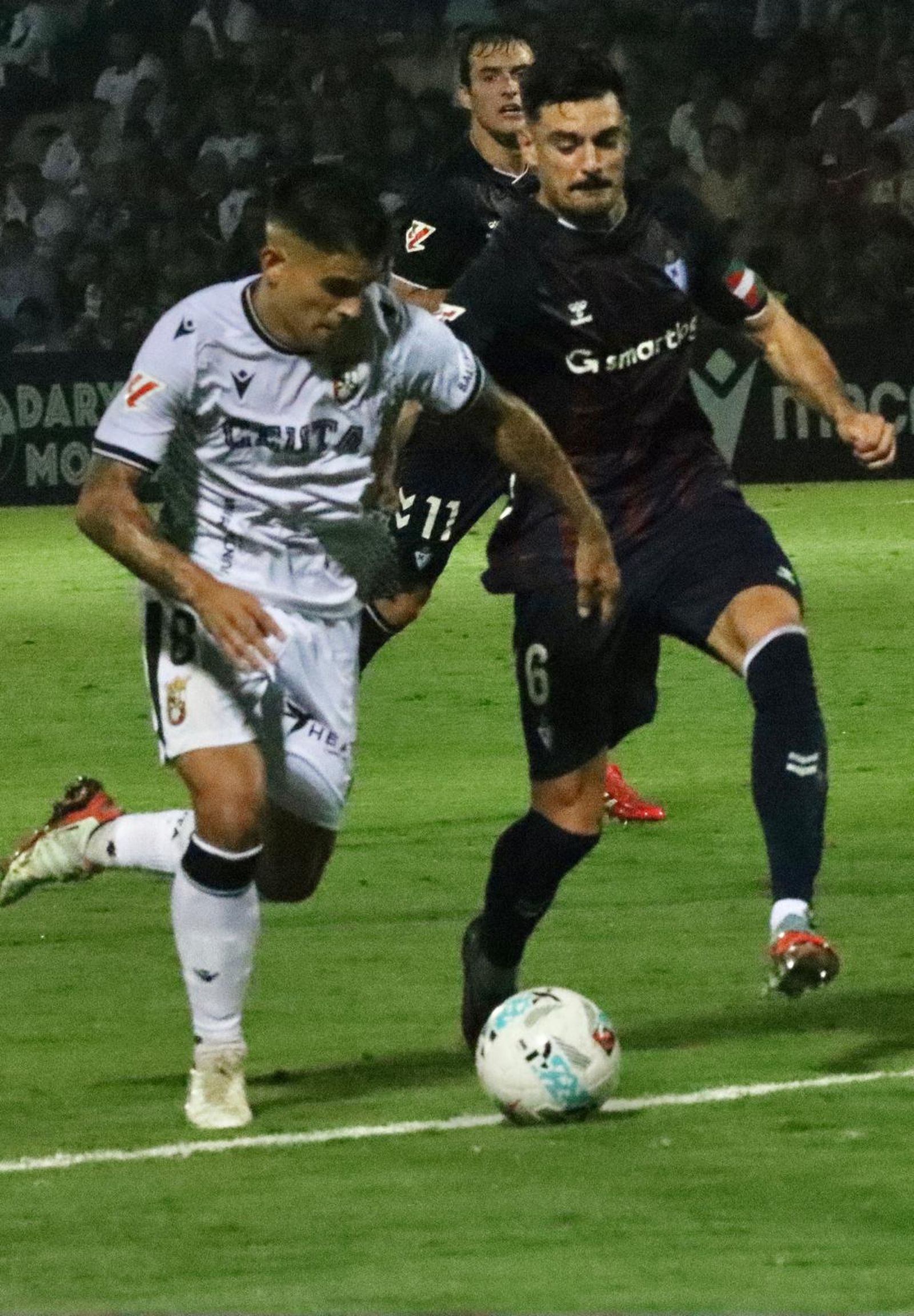 La AD Ceuta prolonga su buena racha en el Murube