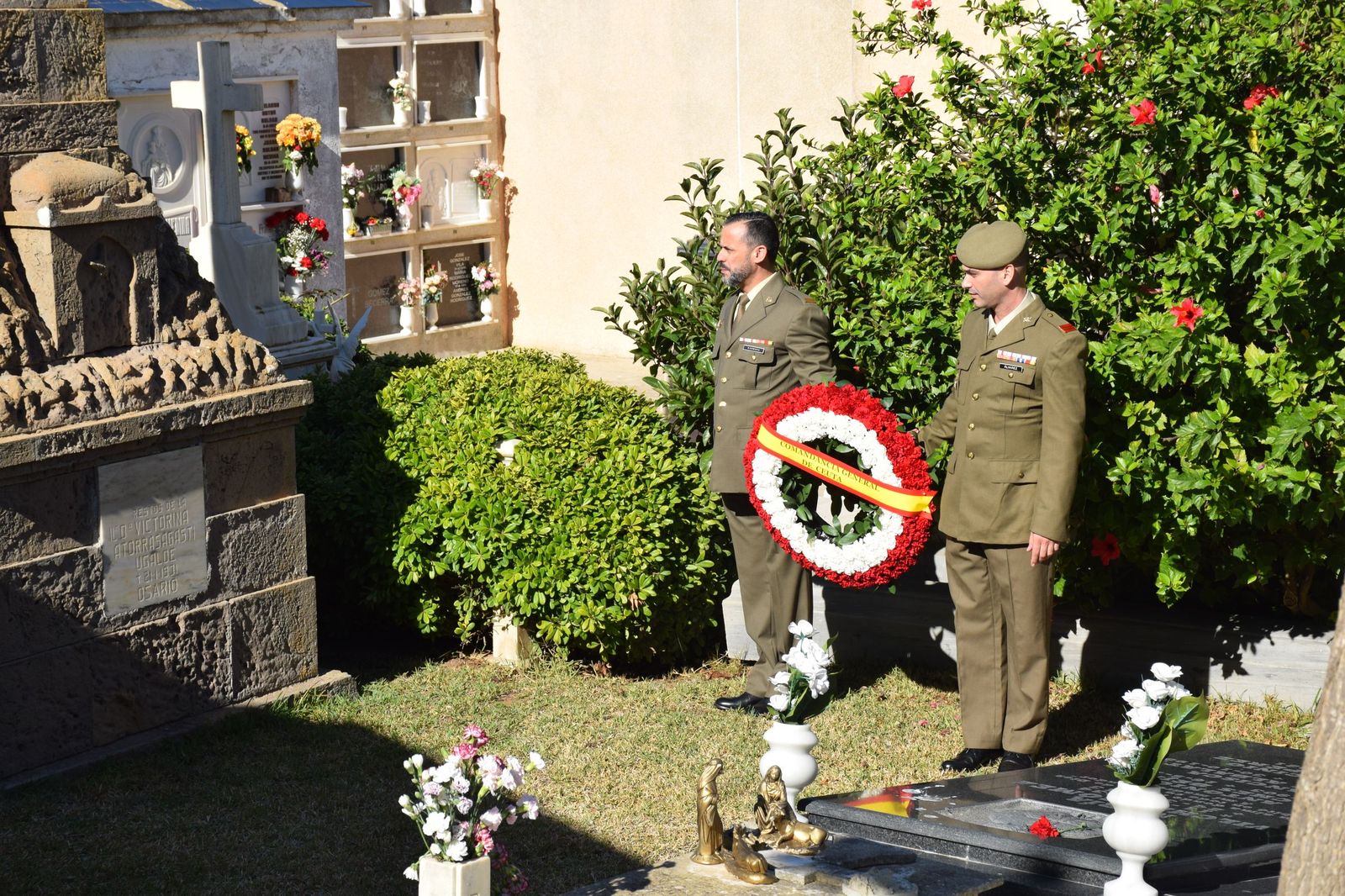 Así ha sido el homenaje a los militares fallecidos