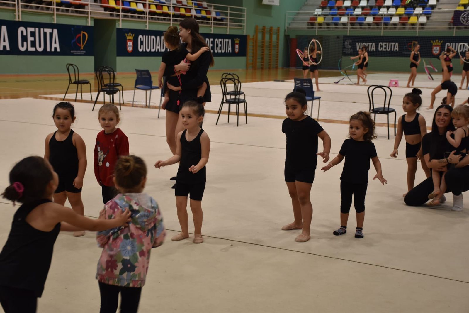 La Federación de Gimnasia abre sus puertas con una jornada solidaria