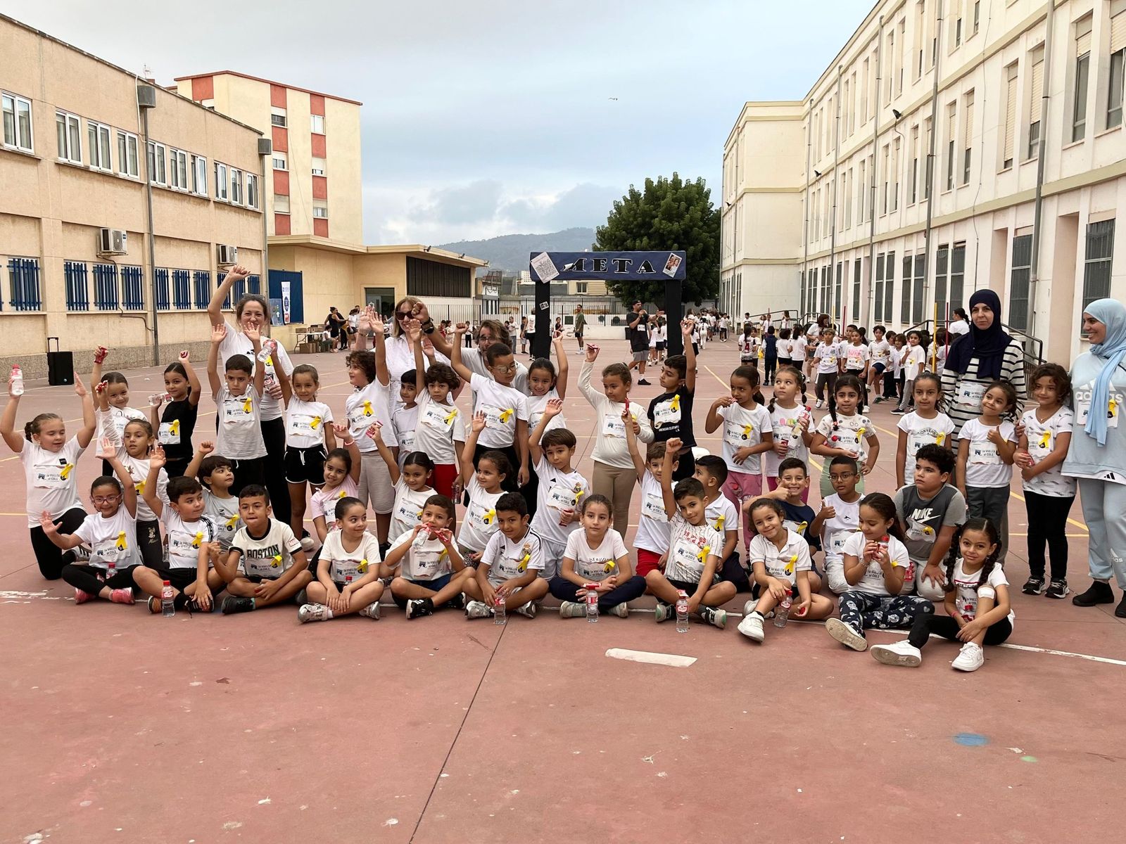 FOTOGALERÍA | Así vivieron “La Vuelta al Cole contra la leucemia infantil” en el CEIP Maestro José Acosta