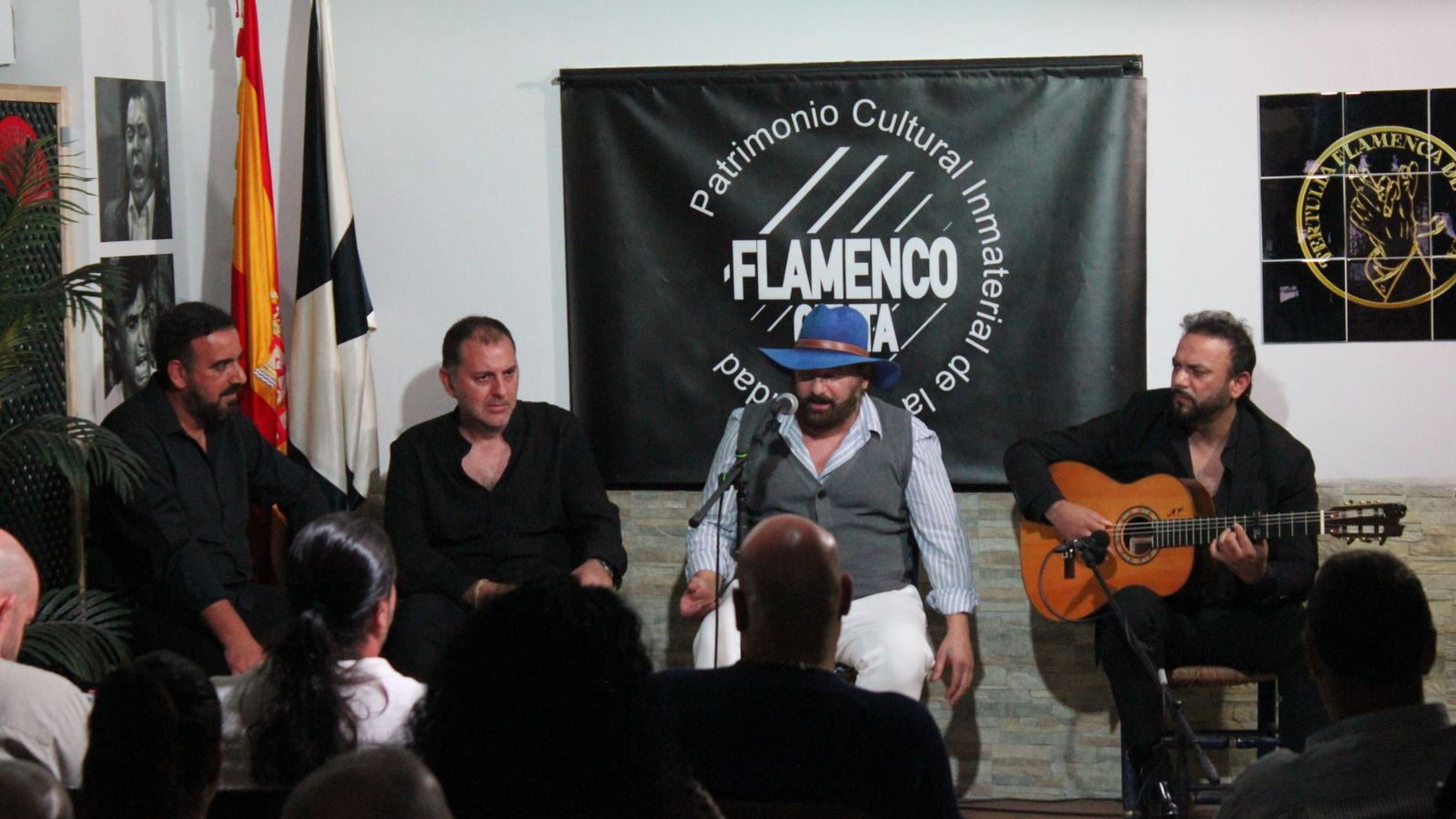 Ambiente en la Tertulia.